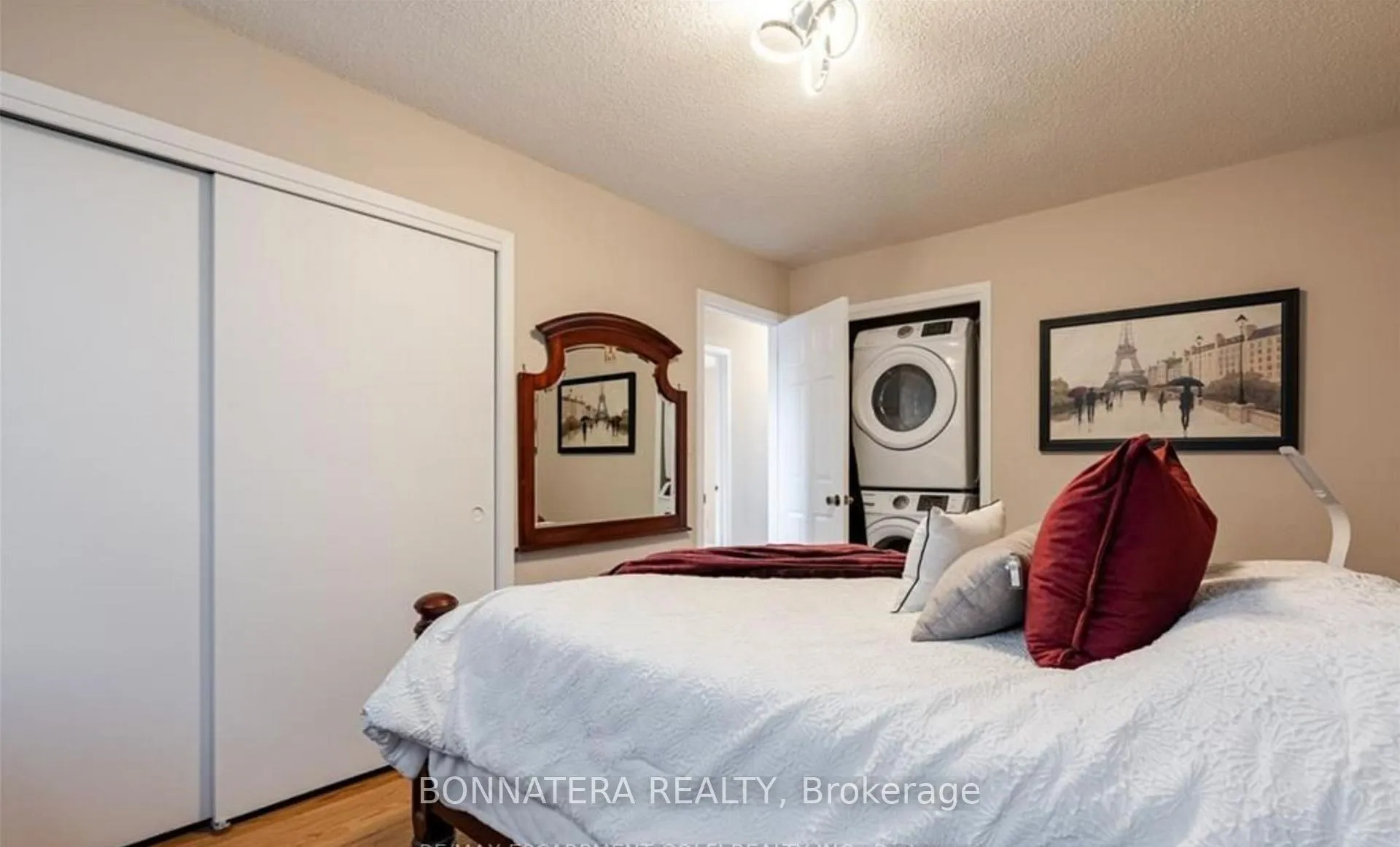 Photo 13 of Unit Upper unit, 50 Cedardale Avenue, St. Catharines, Secord Woods — HOMEH
