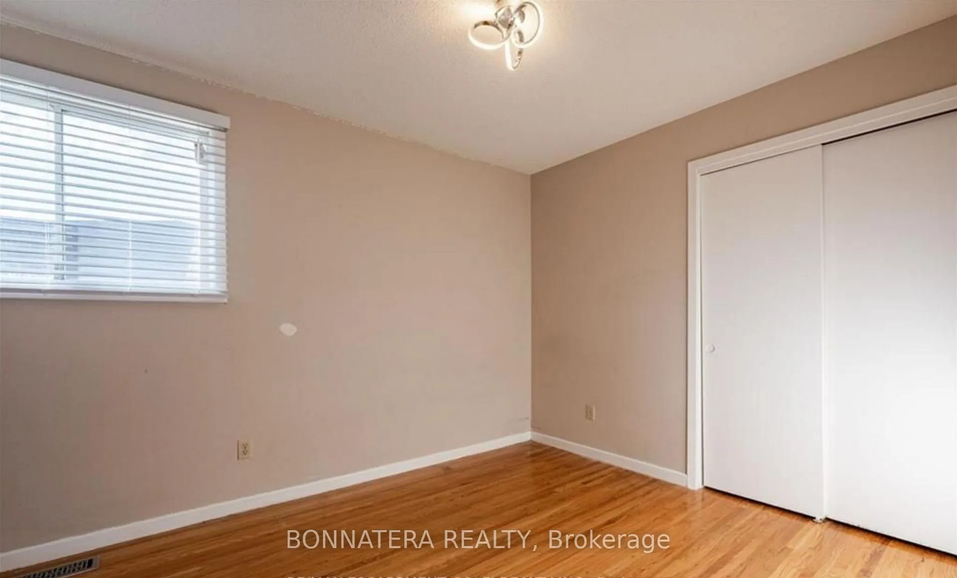 Photo 15 of Unit Upper unit, 50 Cedardale Avenue, St. Catharines, Secord Woods — HOMEH