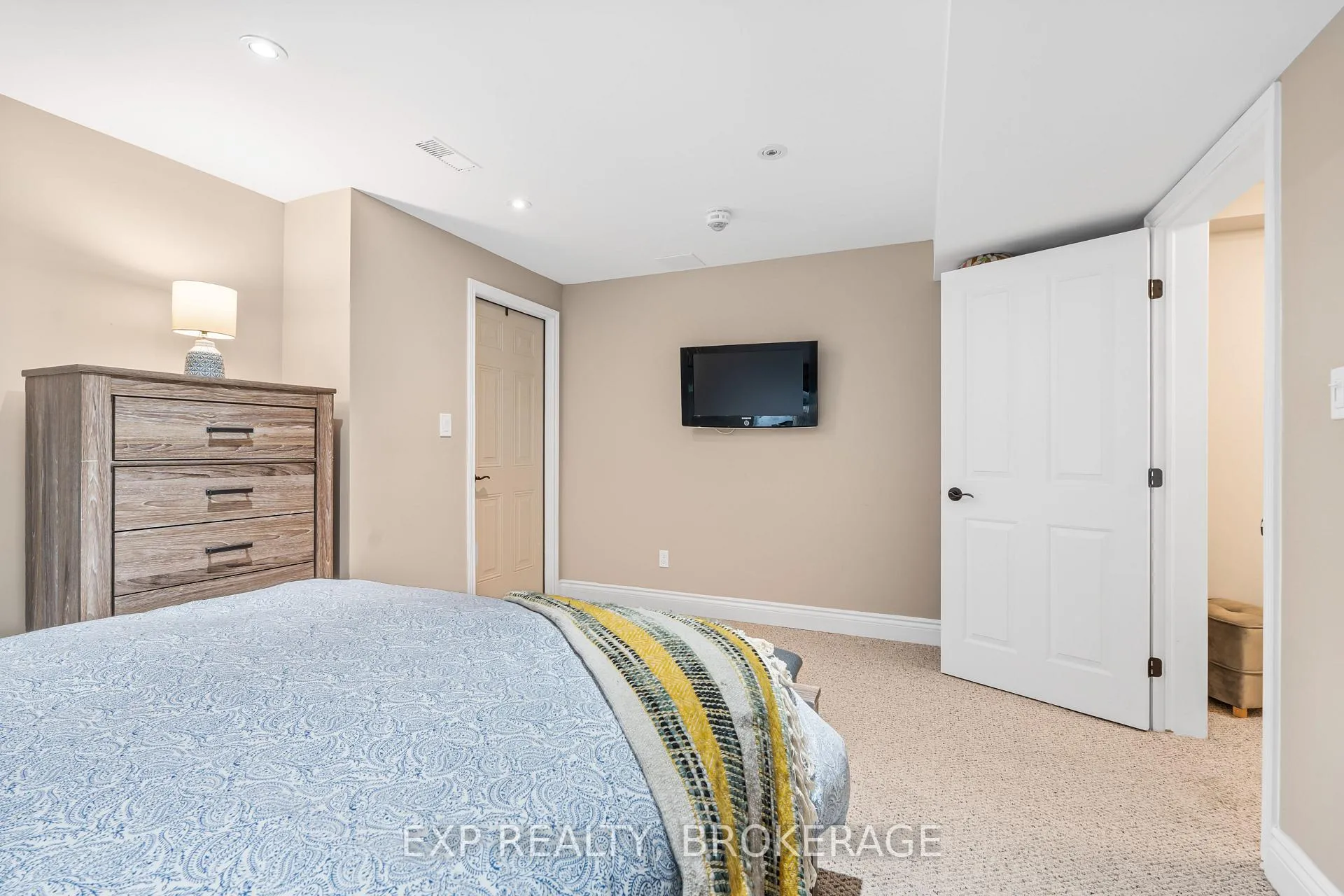 Photo 39 of 228 Mill Pond Place, Kingston, West of Sir John A. Blvd — HOMEH
