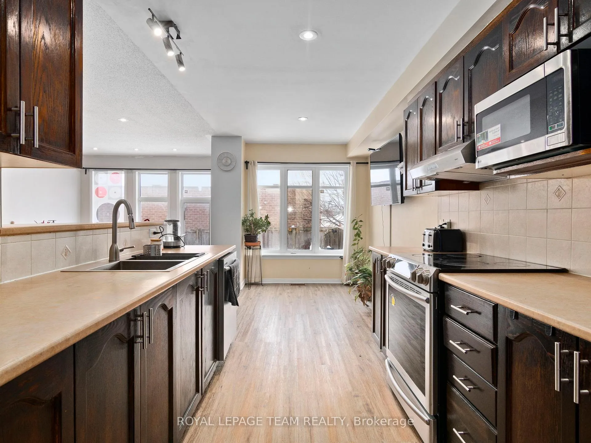 Photo 5 of 185 Deercroft Avenue, Ottawa, Barrhaven - Longfields — HOMEH
