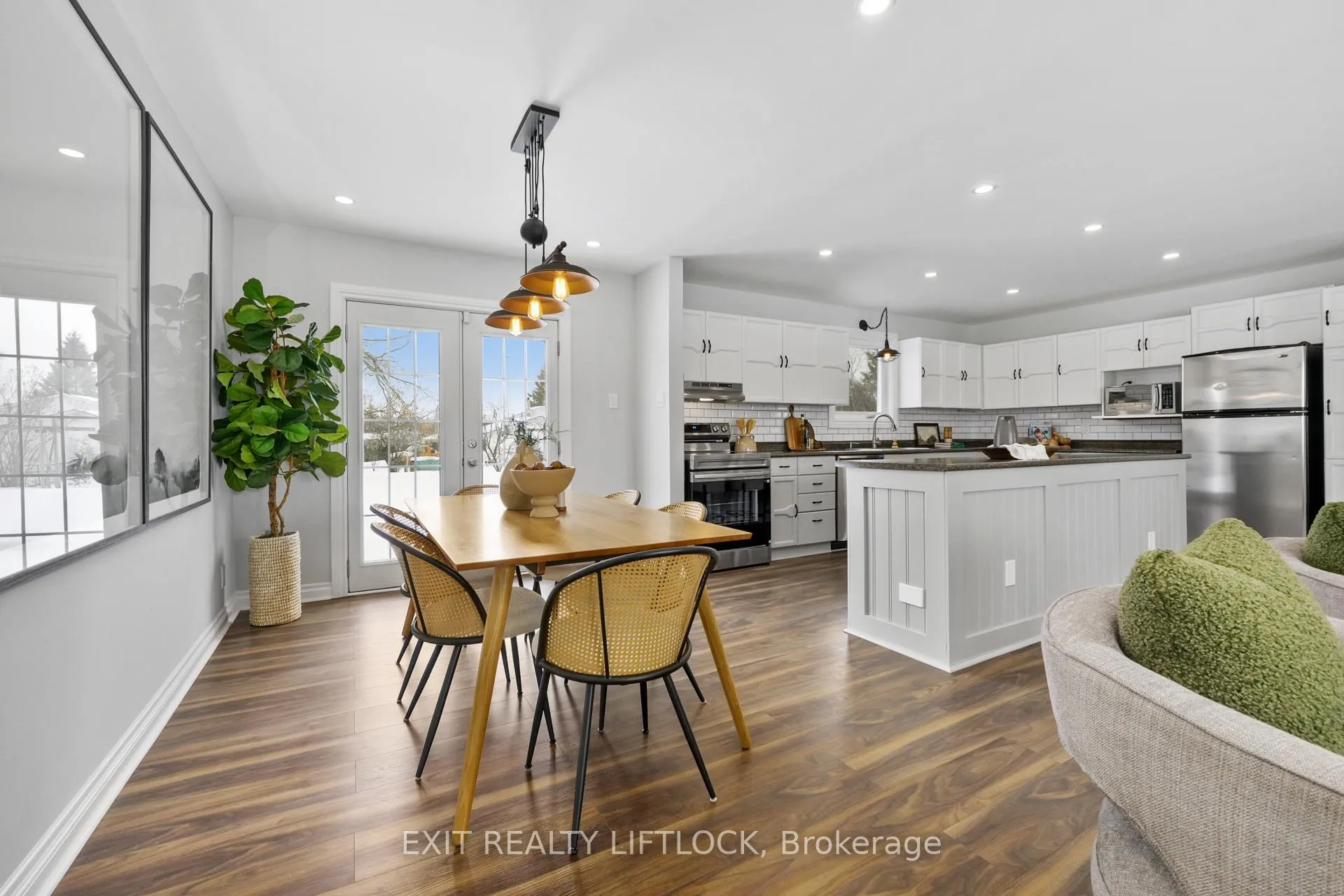 Photo 8 of 1018 Meadowview Road, Kawartha Lakes, Omemee — HOMEH