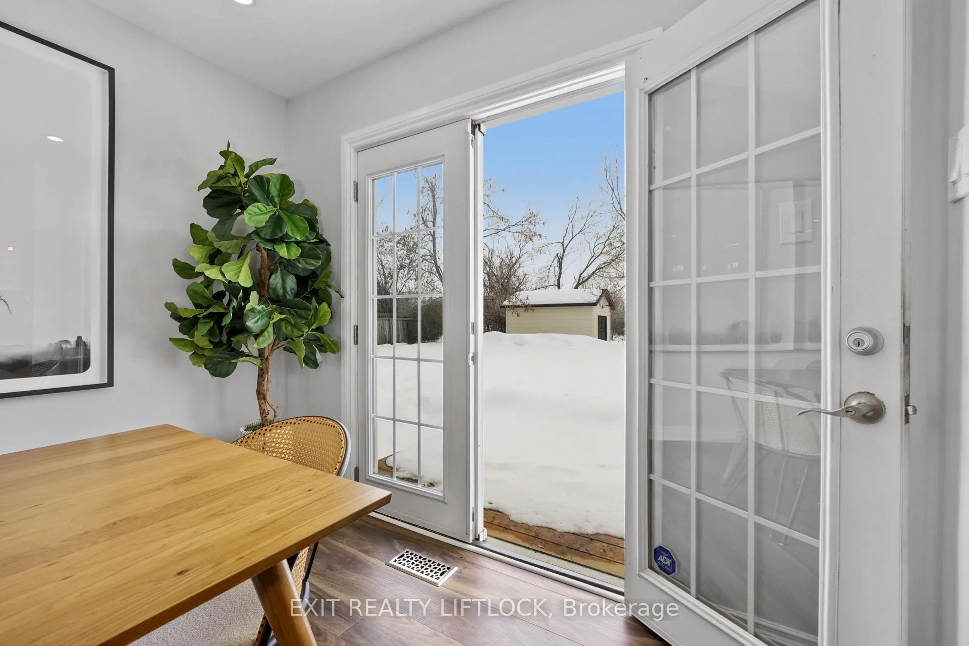 Photo 10 of 1018 Meadowview Road, Kawartha Lakes, Omemee — HOMEH