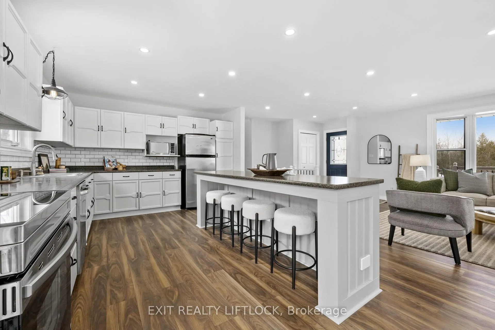 Photo 11 of 1018 Meadowview Road, Kawartha Lakes, Omemee — HOMEH