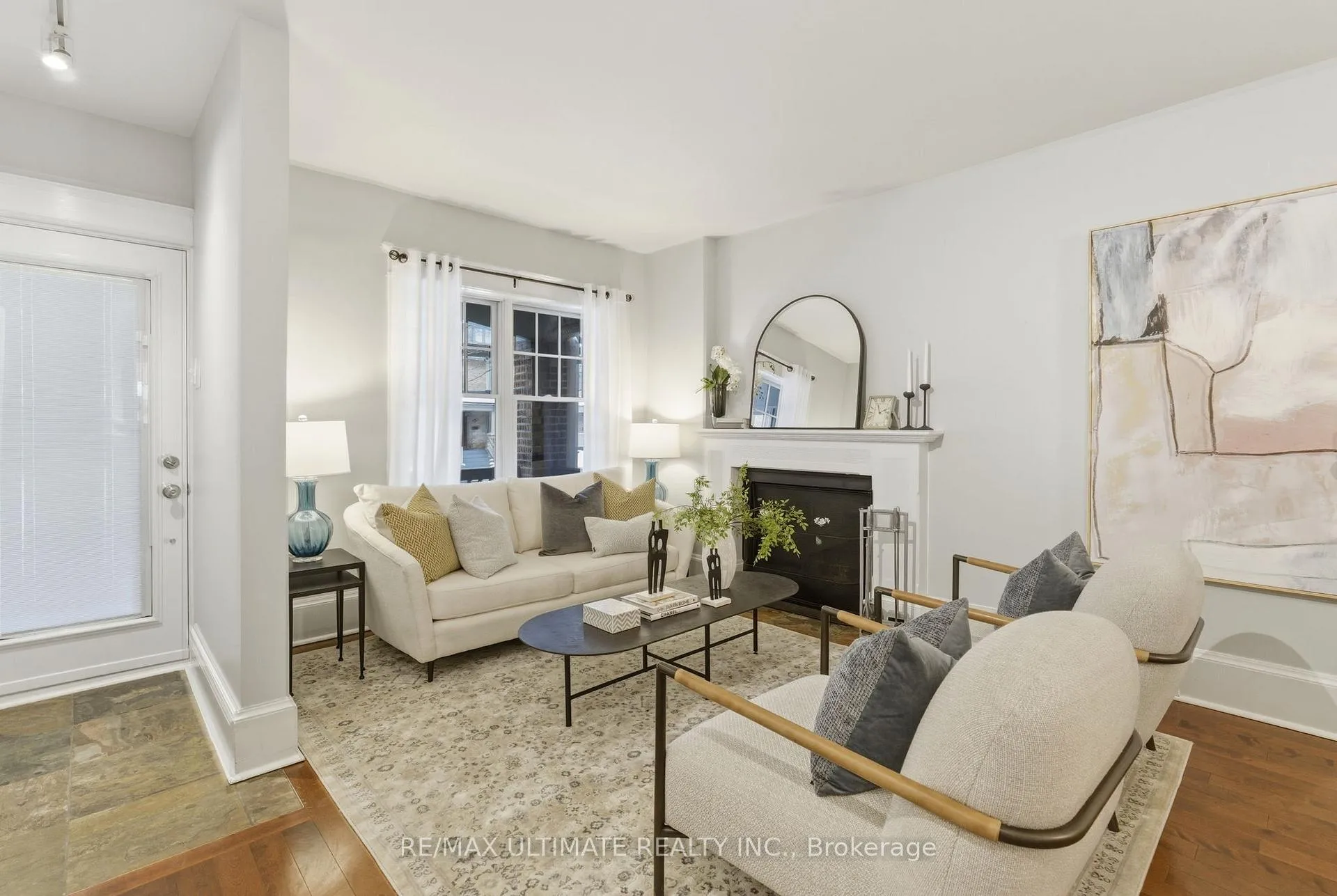 Photo 3 of 27 Osborne Avenue, Toronto, East End-Danforth — HOMEH