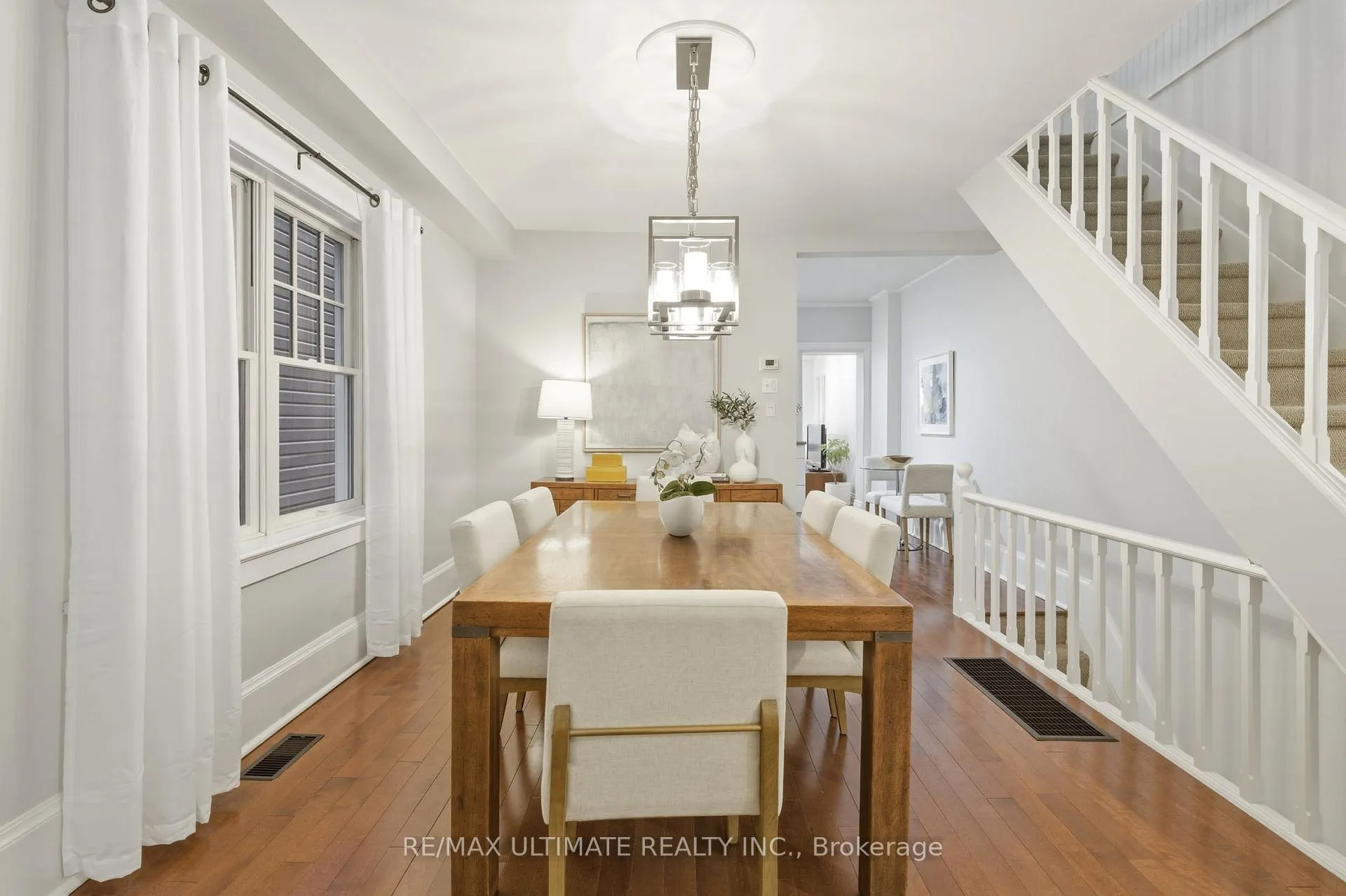 Photo 8 of 27 Osborne Avenue, Toronto, East End-Danforth — HOMEH