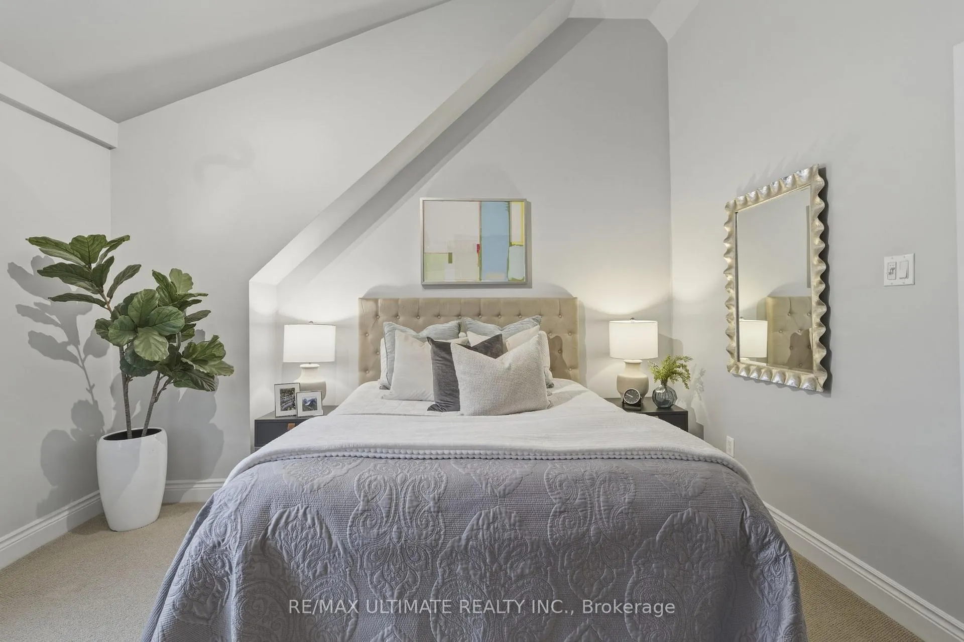 Photo 20 of 27 Osborne Avenue, Toronto, East End-Danforth — HOMEH