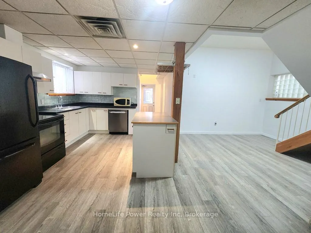 Photo 3 of 110 Surrey Street E, Guelph, Downtown — HOMEH