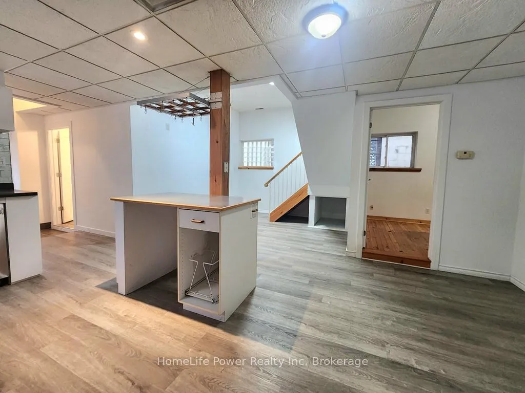 Photo 4 of 110 Surrey Street E, Guelph, Downtown — HOMEH