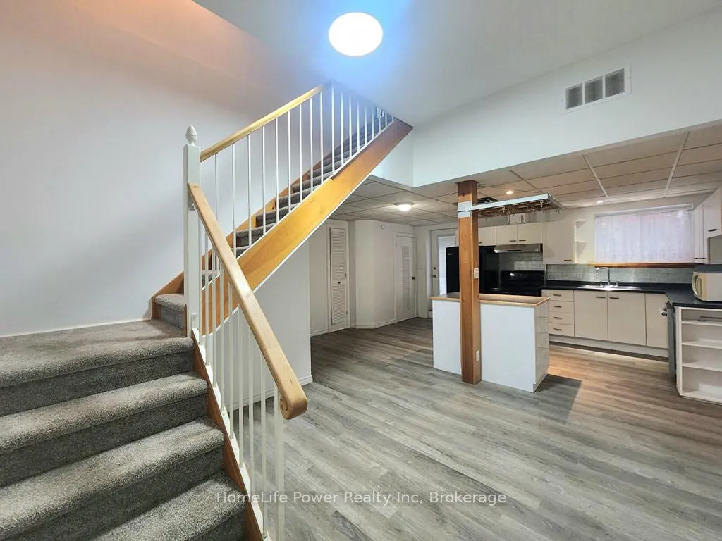Photo 5 of 110 Surrey Street E, Guelph, Downtown — HOMEH