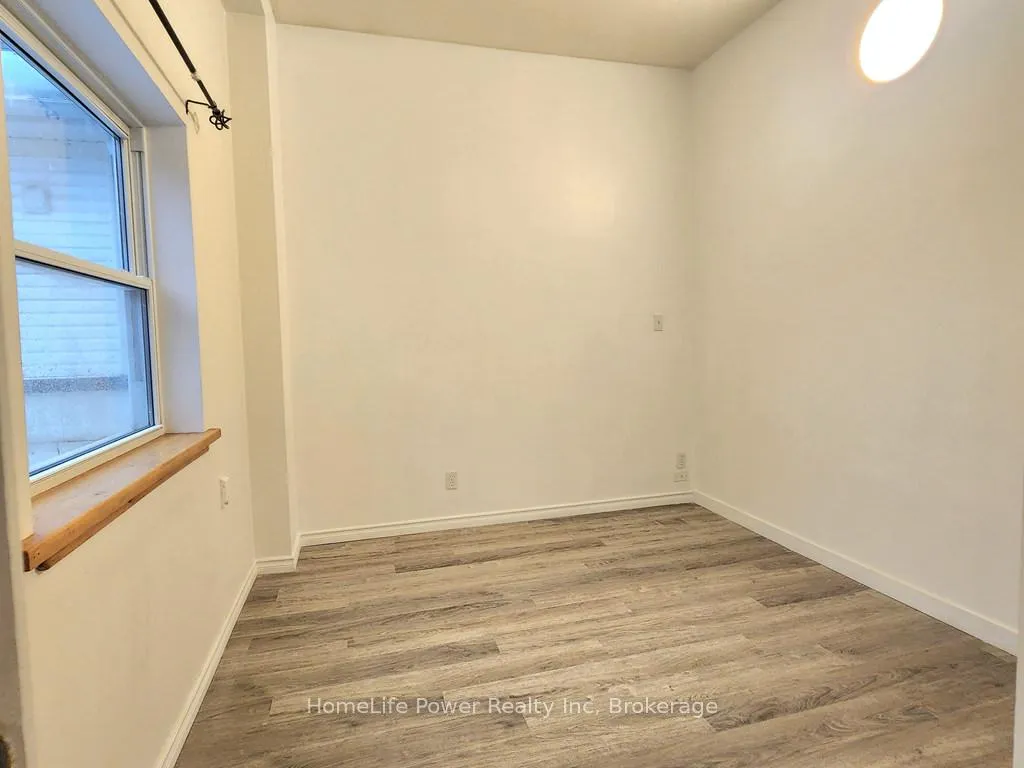 Photo 7 of 110 Surrey Street E, Guelph, Downtown — HOMEH