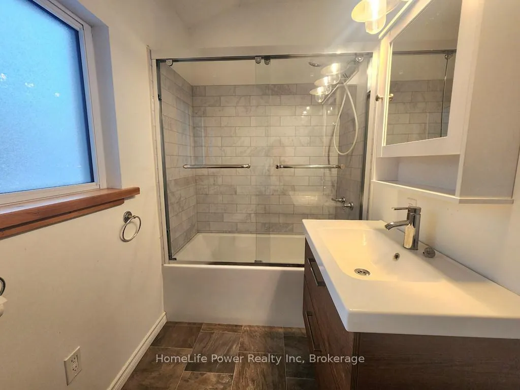 Photo 13 of 110 Surrey Street E, Guelph, Downtown — HOMEH