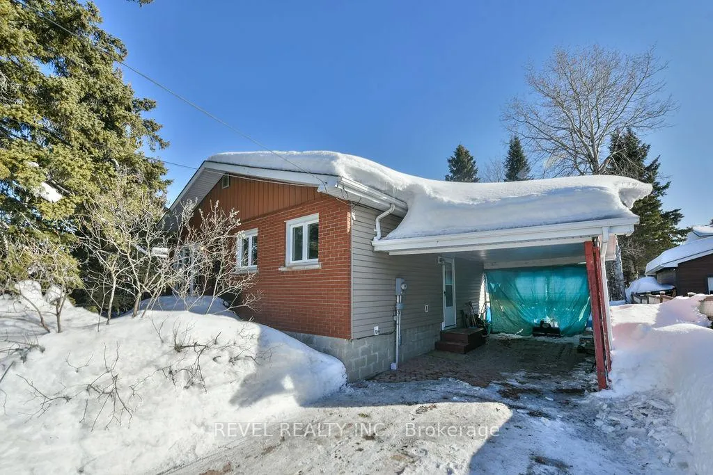 Front of 213 Rekela Street N