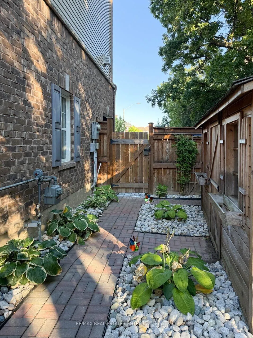 Photo 12 of 28 Colonel Frank Ching Crescent, Brampton, Fletcher's West — HOMEH