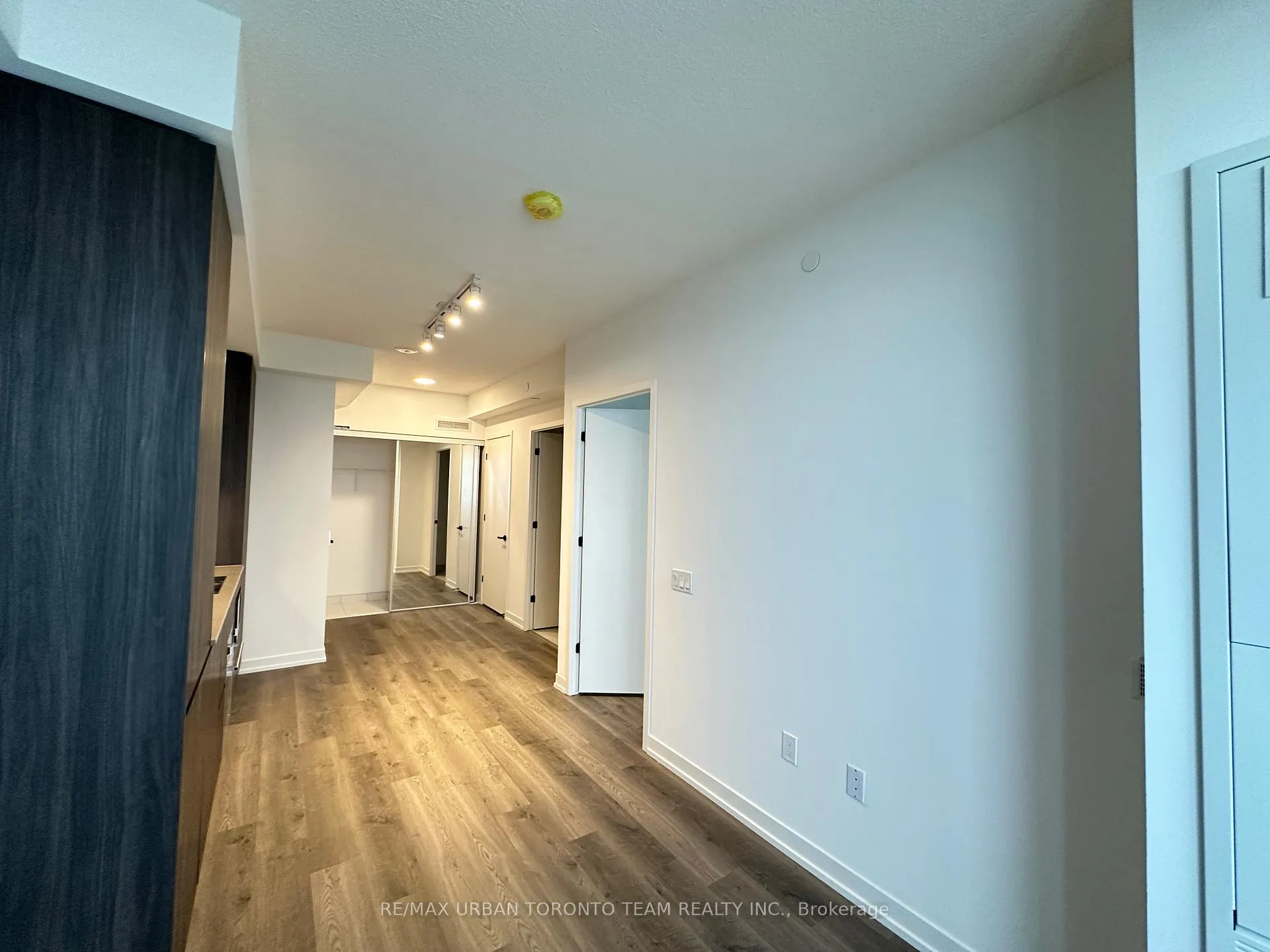 Photo 4 of Unit 4808, 8 Interchange Way, Vaughan, Vaughan Corporate Centre — HOMEH