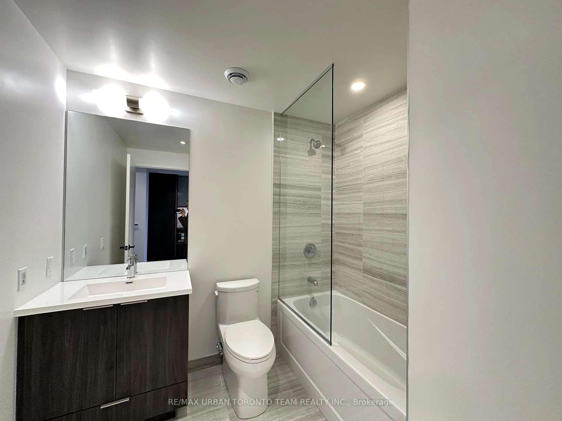 Photo 10 of Unit 4808, 8 Interchange Way, Vaughan, Vaughan Corporate Centre — HOMEH