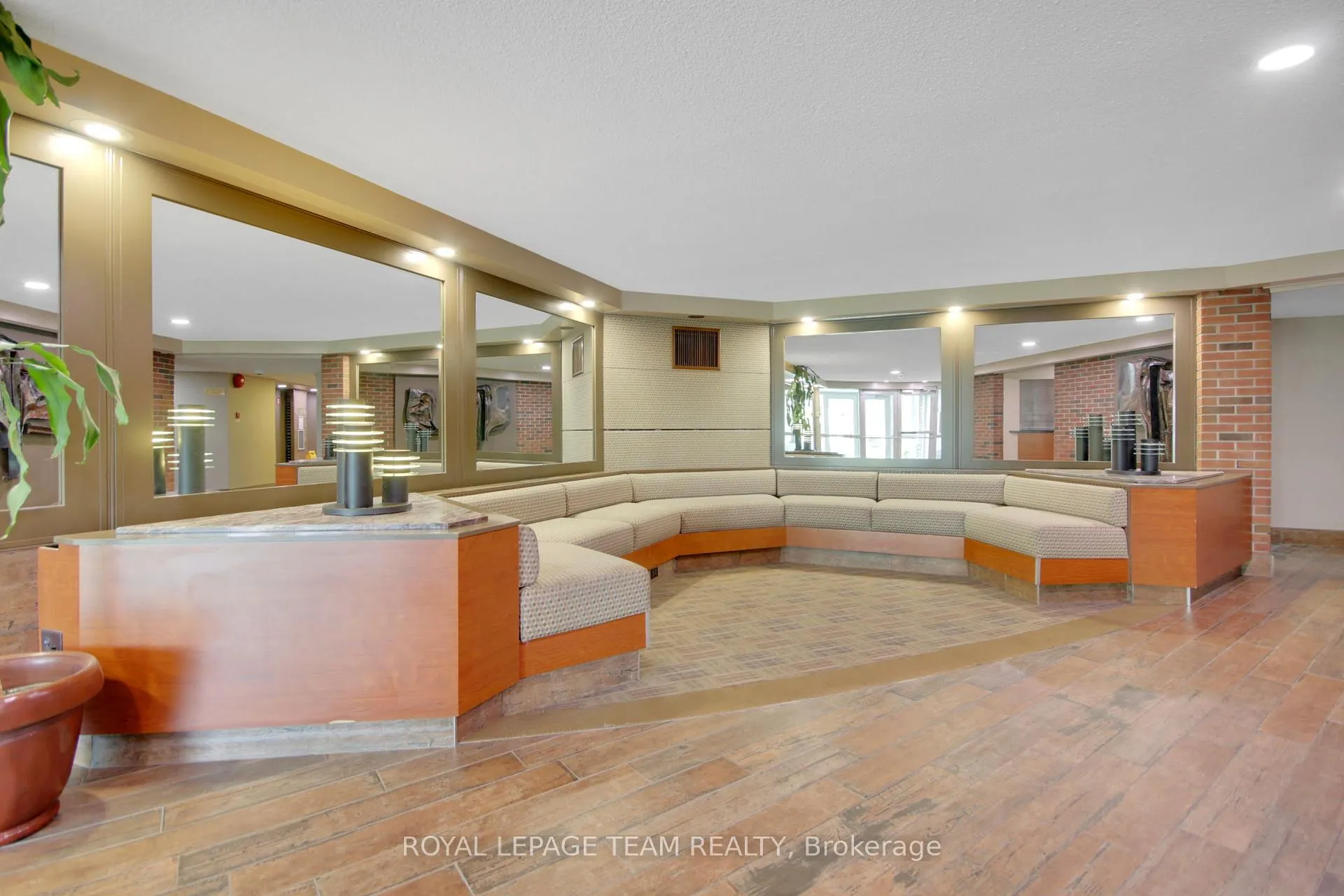 Photo 3 of Unit 708, 20 Chesterton Drive, Ottawa, Borden Farm/Stewart Farm/Carleton Heights/Parkwood Hills — HOMEH