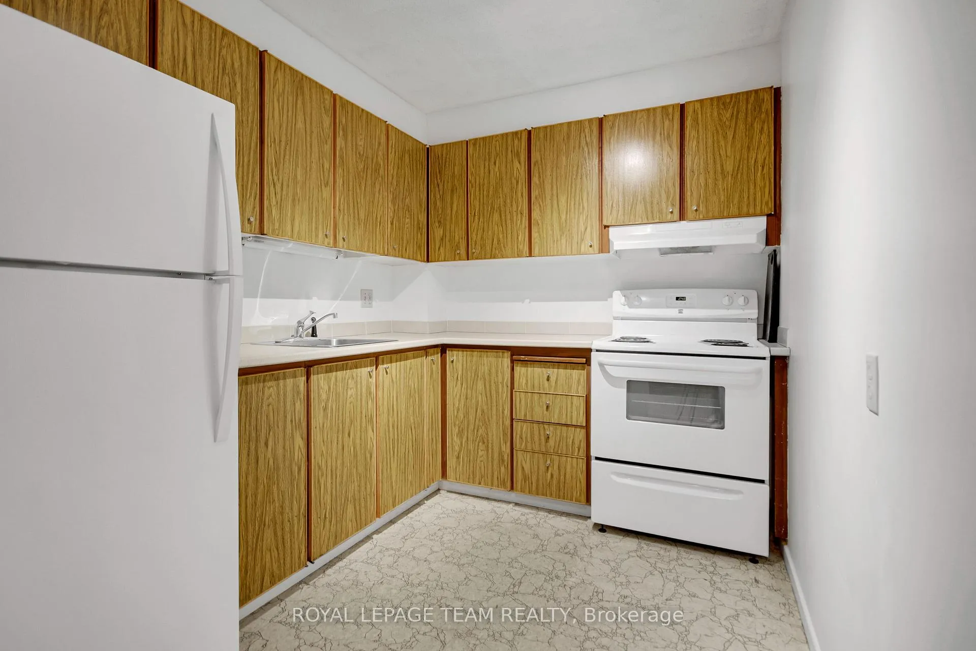 Photo 17 of Unit 708, 20 Chesterton Drive, Ottawa, Borden Farm/Stewart Farm/Carleton Heights/Parkwood Hills — HOMEH