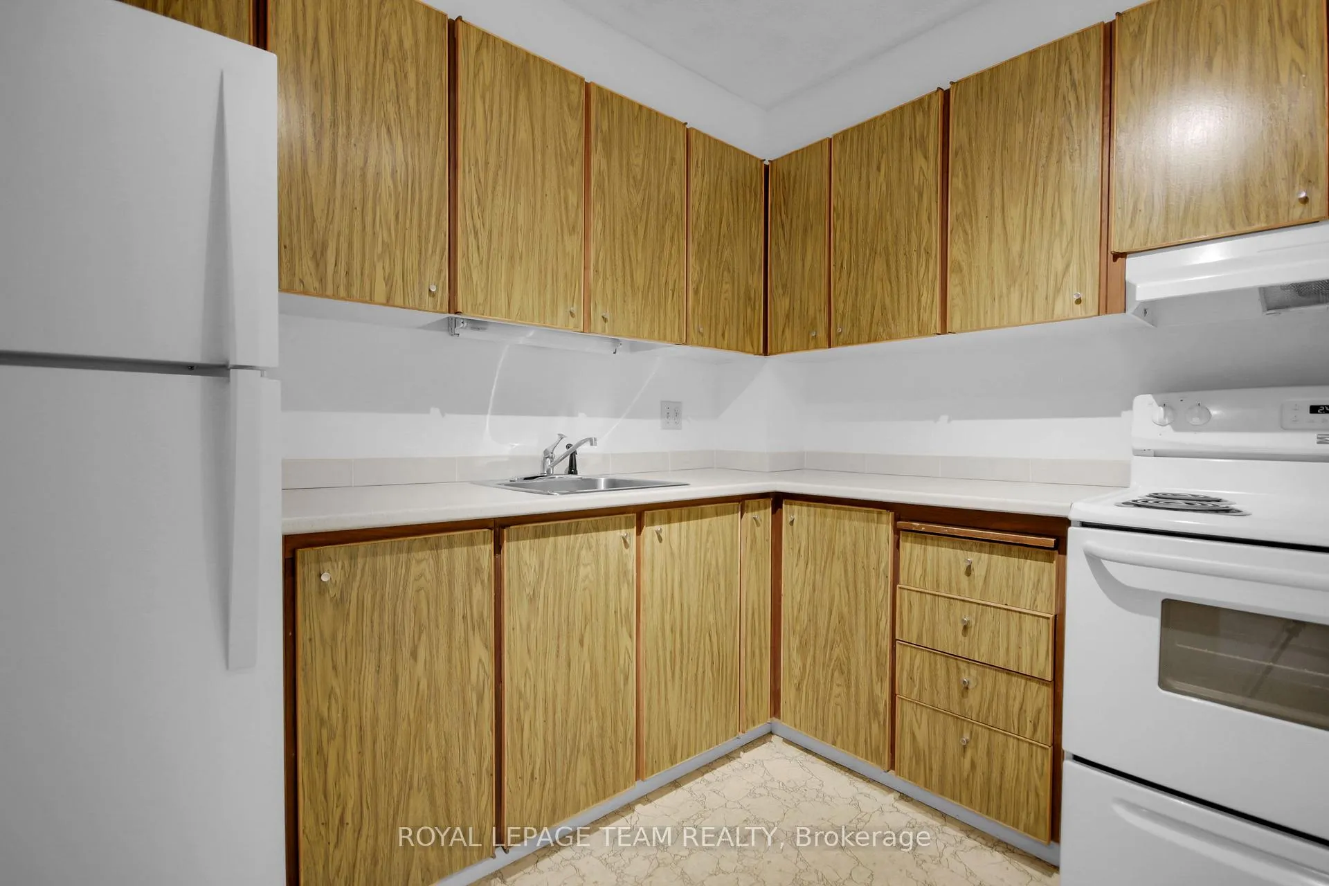 Photo 18 of Unit 708, 20 Chesterton Drive, Ottawa, Borden Farm/Stewart Farm/Carleton Heights/Parkwood Hills — HOMEH