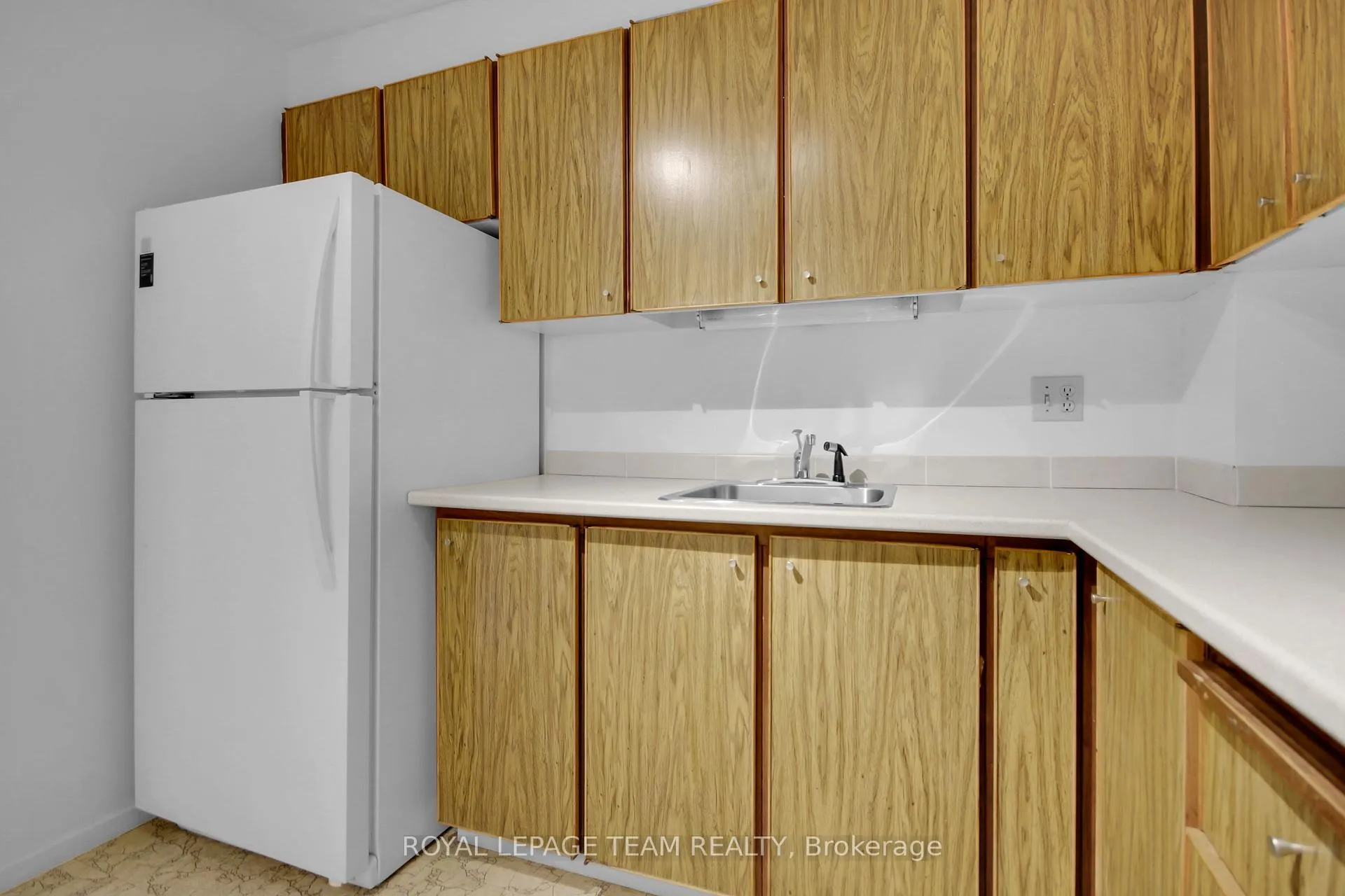 Photo 19 of Unit 708, 20 Chesterton Drive, Ottawa, Borden Farm/Stewart Farm/Carleton Heights/Parkwood Hills — HOMEH