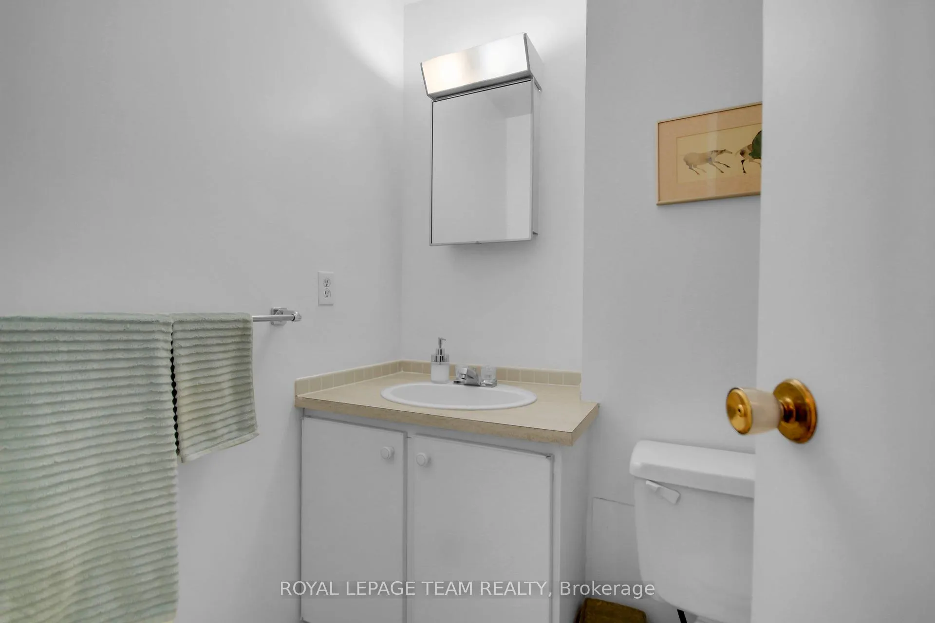 Photo 26 of Unit 708, 20 Chesterton Drive, Ottawa, Borden Farm/Stewart Farm/Carleton Heights/Parkwood Hills — HOMEH