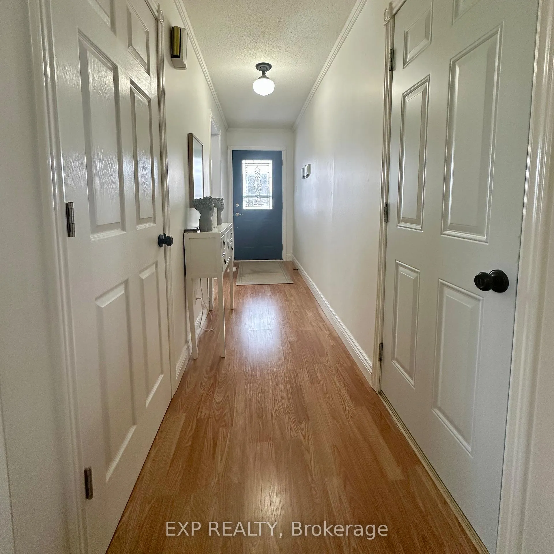 Photo 4 of 578 Highland Crescent, Brock, Beaverton — HOMEH