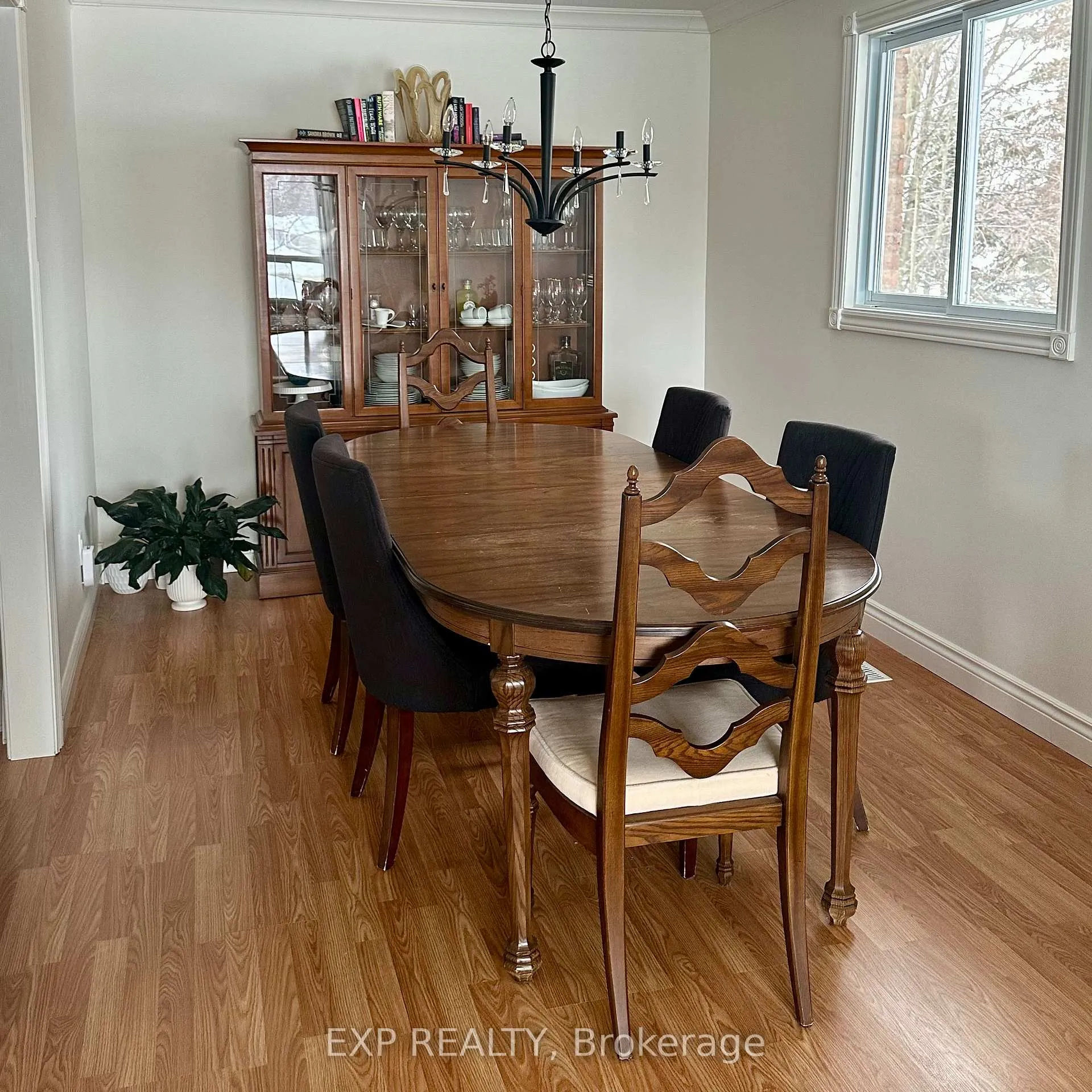 Photo 8 of 578 Highland Crescent, Brock, Beaverton — HOMEH
