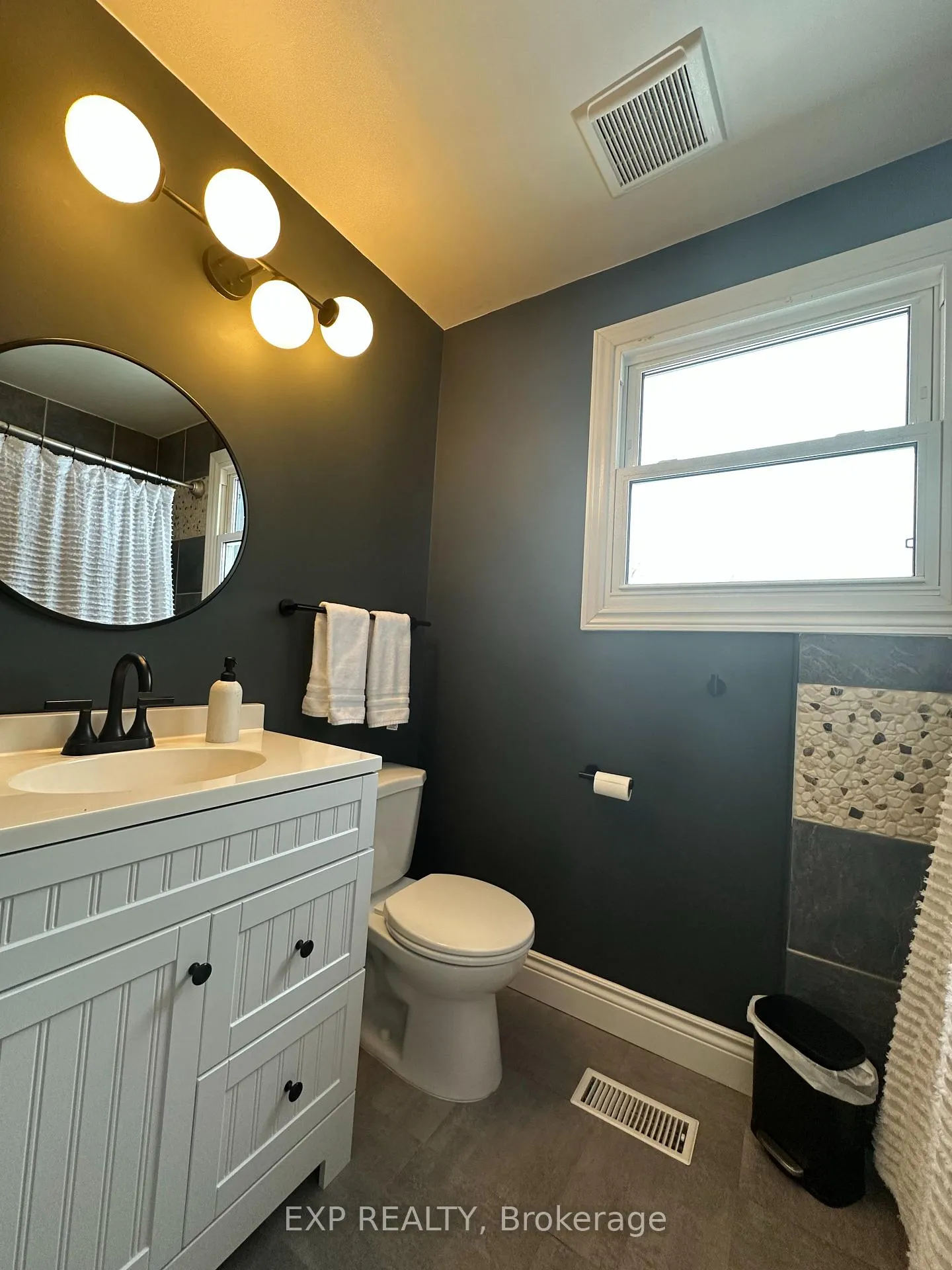 Photo 16 of 578 Highland Crescent, Brock, Beaverton — HOMEH