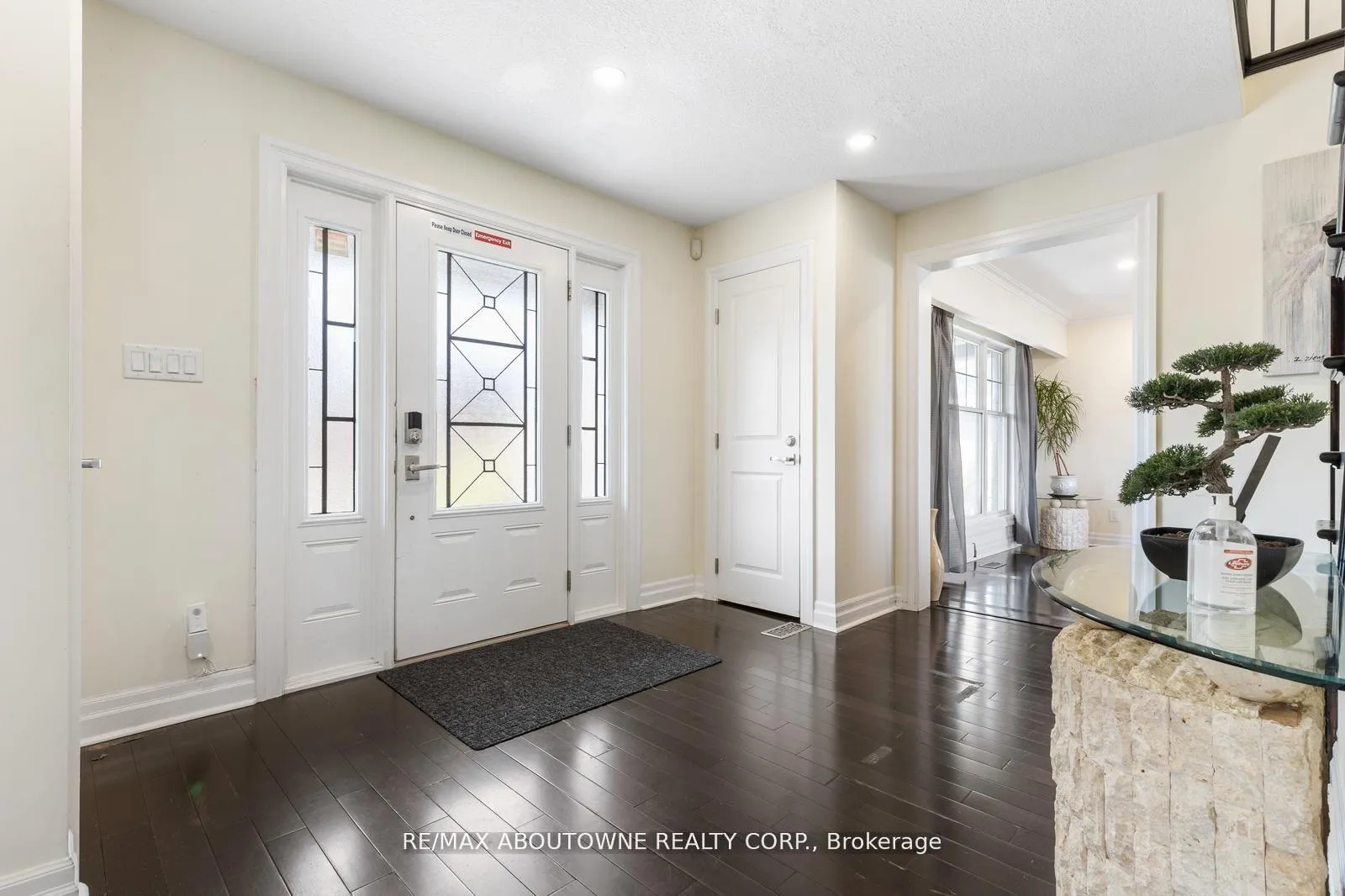 Photo 6 of 1073 North Service Road, Hamilton, Stoney Creek — HOMEH