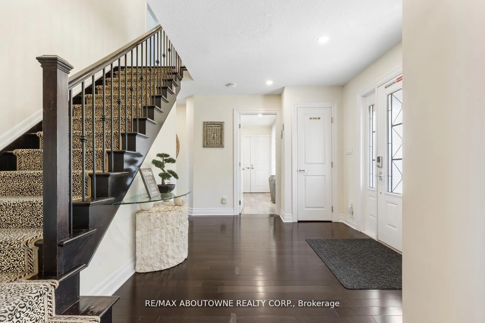 Photo 7 of 1073 North Service Road, Hamilton, Stoney Creek — HOMEH