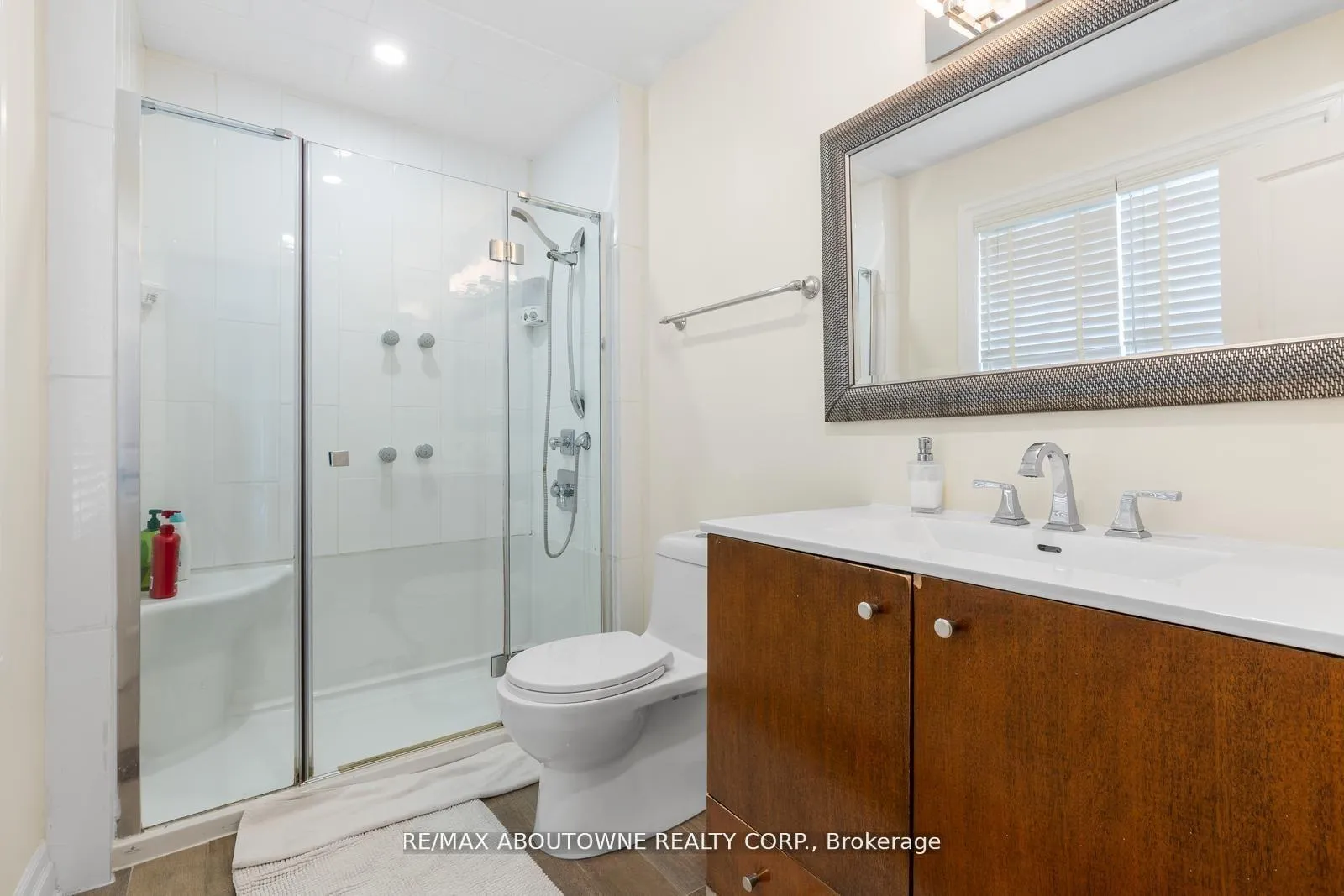 Photo 24 of 1073 North Service Road, Hamilton, Stoney Creek — HOMEH