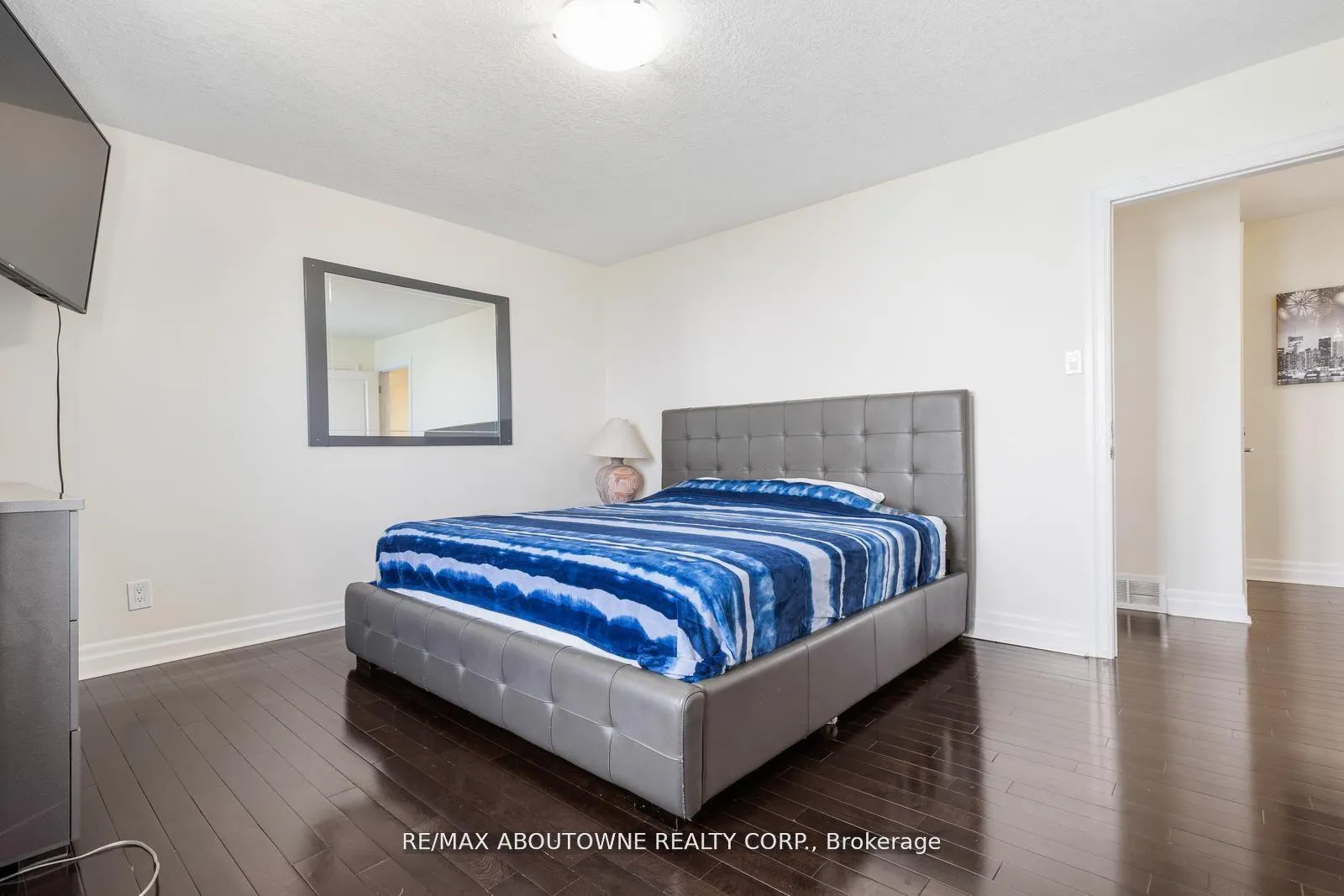 Photo 28 of 1073 North Service Road, Hamilton, Stoney Creek — HOMEH