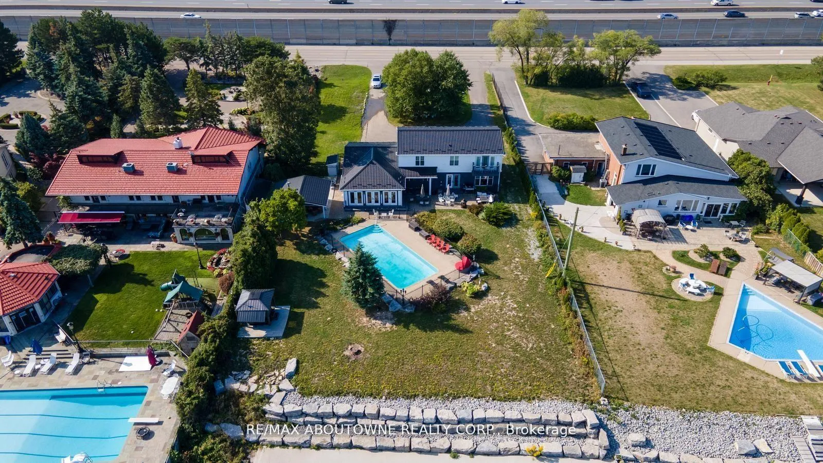 Photo 48 of 1073 North Service Road, Hamilton, Stoney Creek — HOMEH