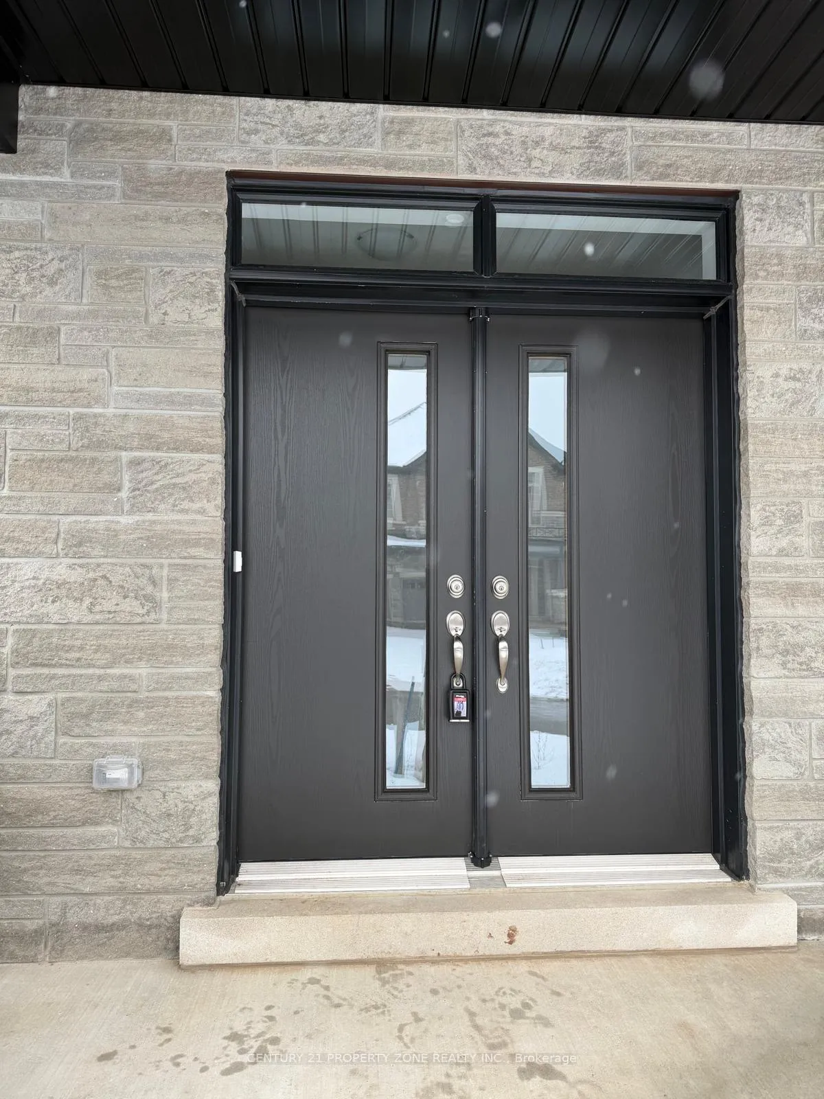 Photo 2 of 131 Antibes Drive, Brampton, Credit Valley — HOMEH
