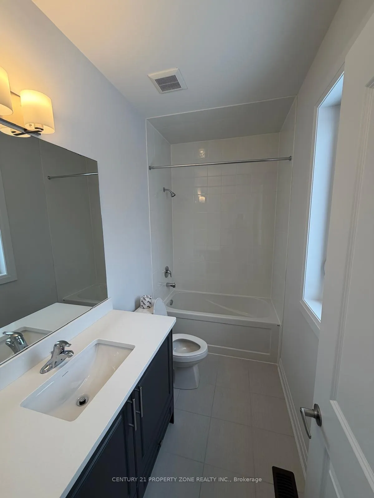 Photo 12 of 131 Antibes Drive, Brampton, Credit Valley — HOMEH