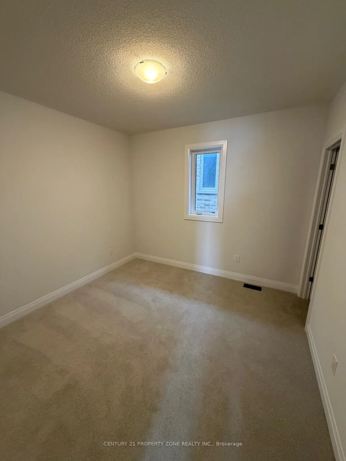Photo 13 of 131 Antibes Drive, Brampton, Credit Valley — HOMEH