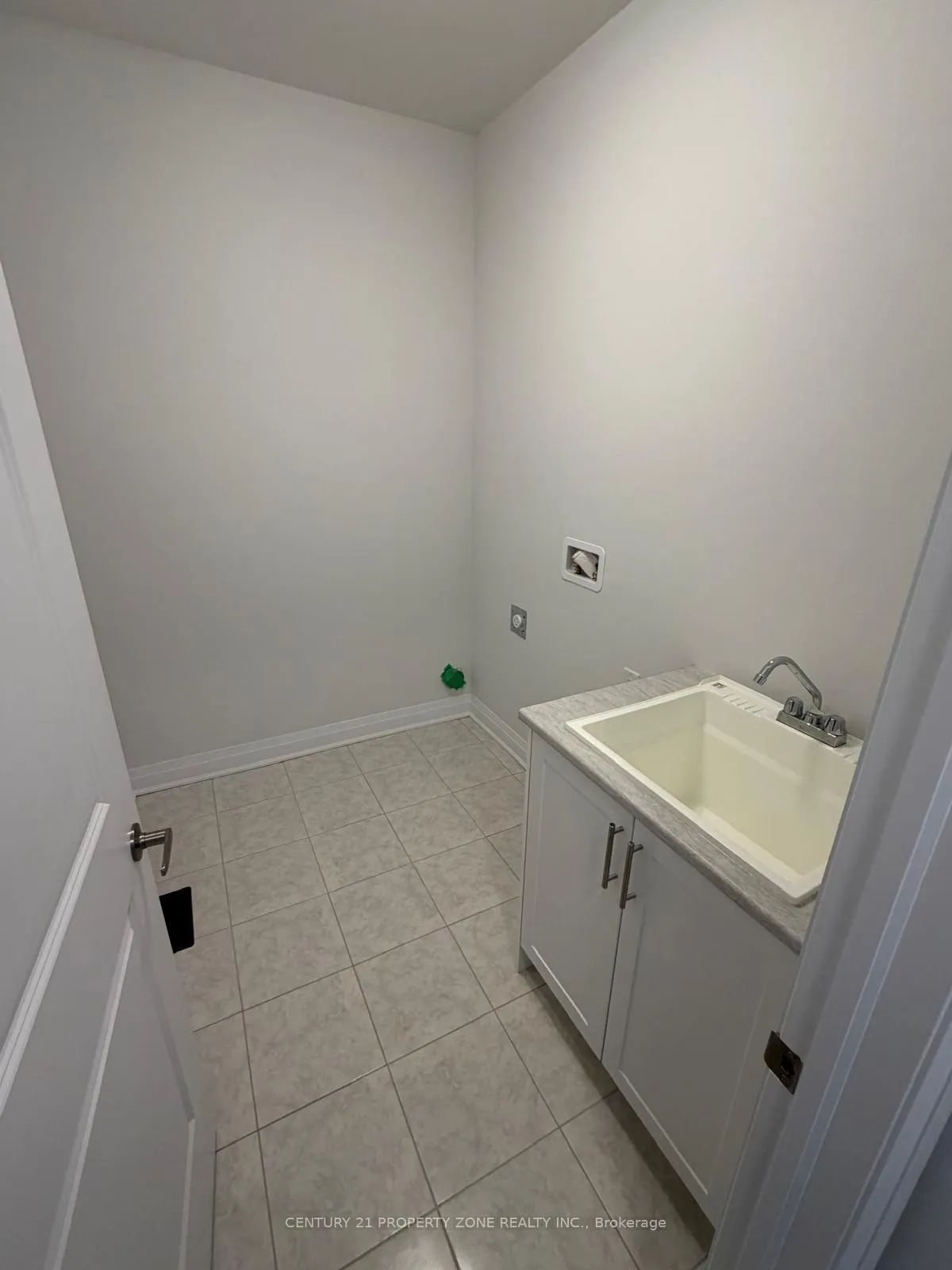 Photo 20 of 131 Antibes Drive, Brampton, Credit Valley — HOMEH
