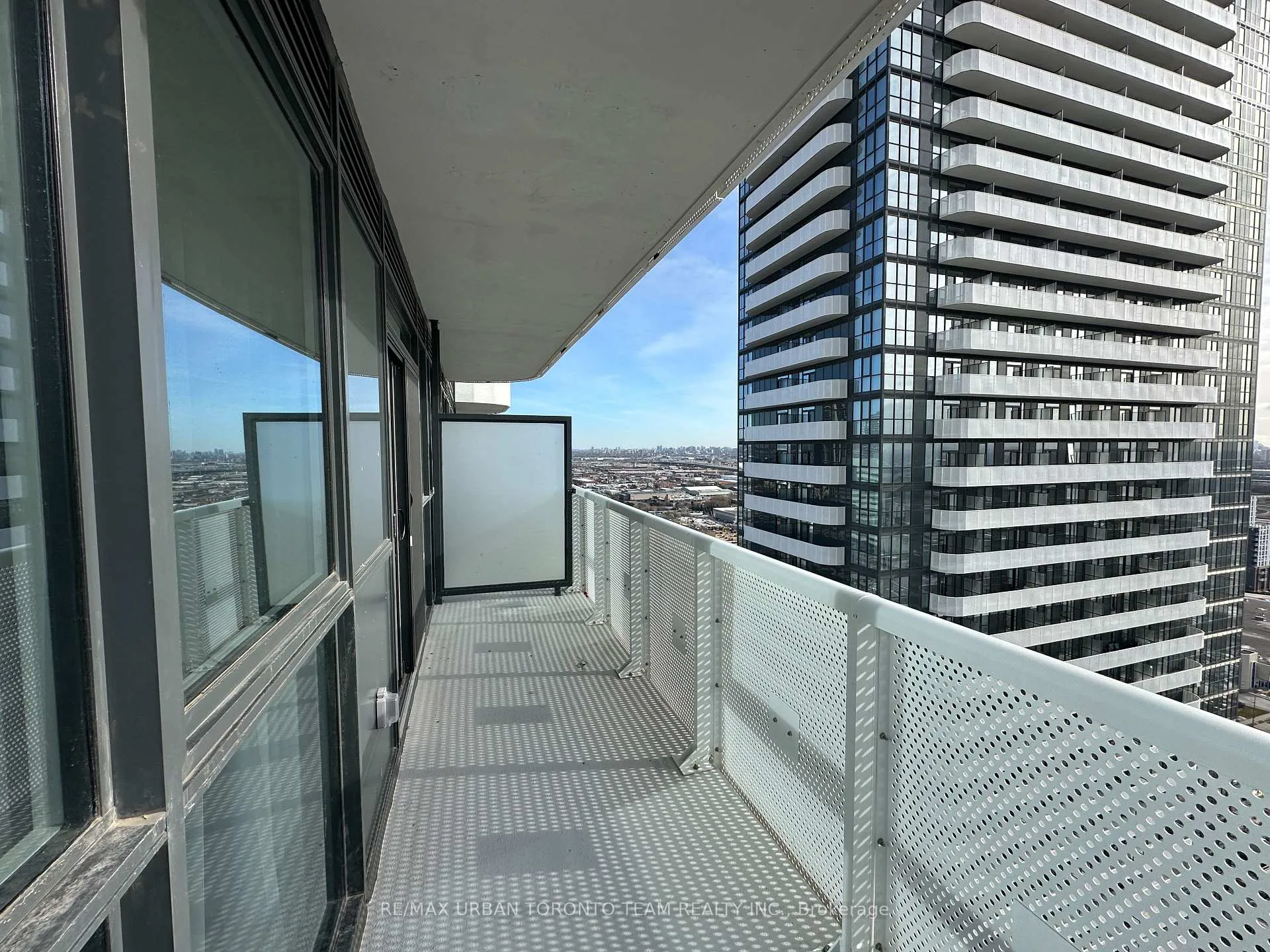 Photo 3 of Unit 3011, 8 Interchange Way, Vaughan, Vaughan Corporate Centre — HOMEH