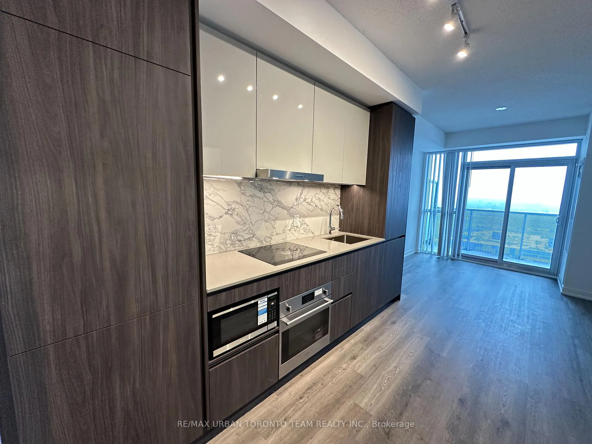 Photo 5 of Unit 3011, 8 Interchange Way, Vaughan, Vaughan Corporate Centre — HOMEH