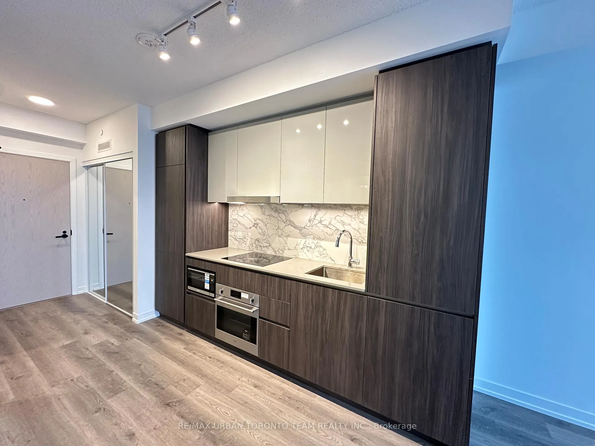 Photo 7 of Unit 3011, 8 Interchange Way, Vaughan, Vaughan Corporate Centre — HOMEH