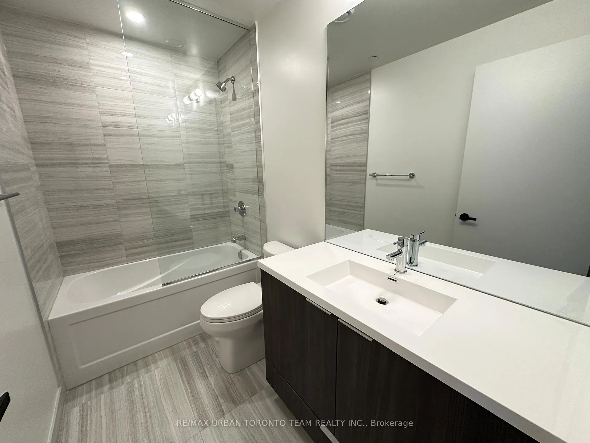 Photo 10 of Unit 3011, 8 Interchange Way, Vaughan, Vaughan Corporate Centre — HOMEH