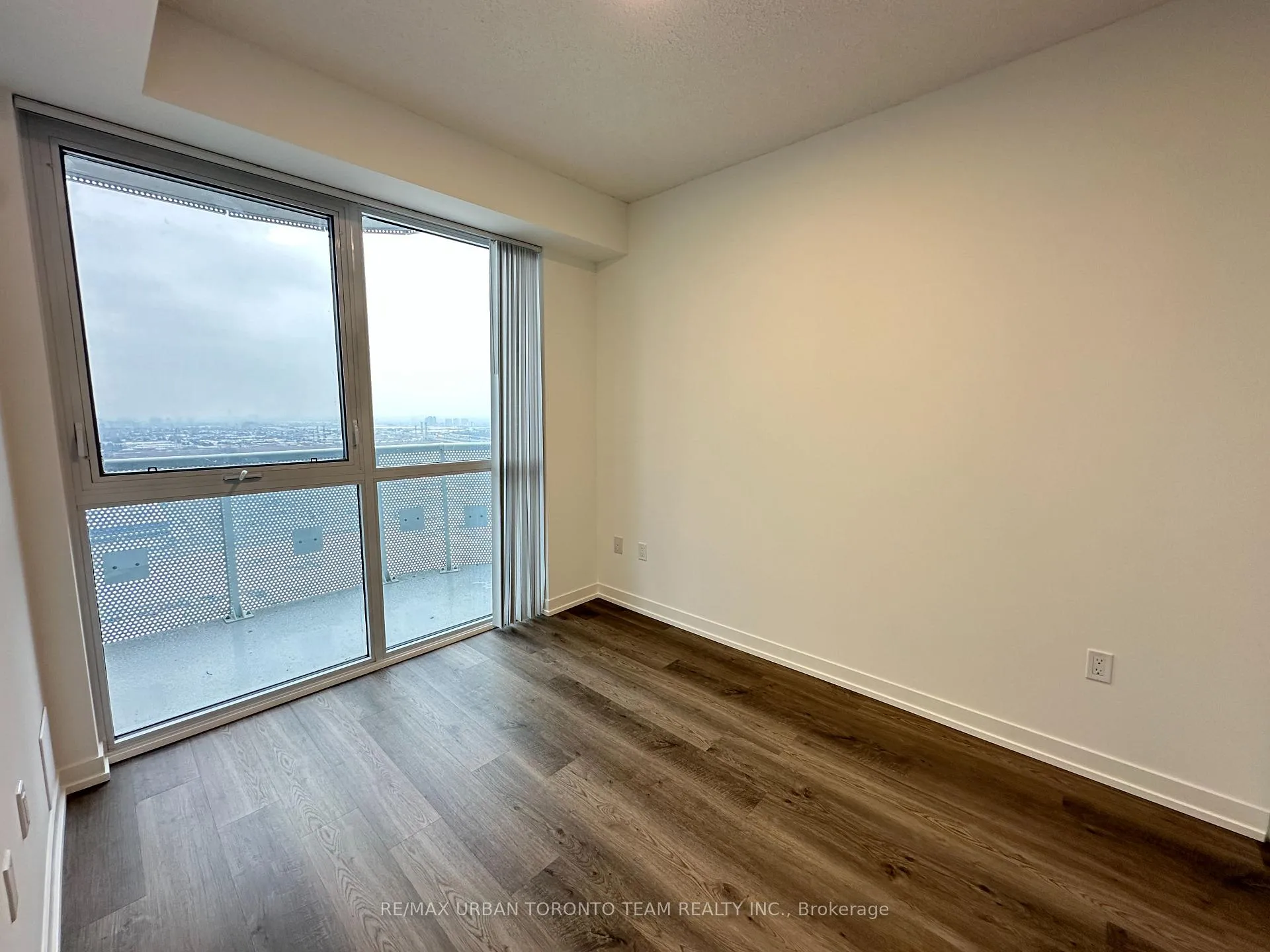 Photo 11 of Unit 3011, 8 Interchange Way, Vaughan, Vaughan Corporate Centre — HOMEH