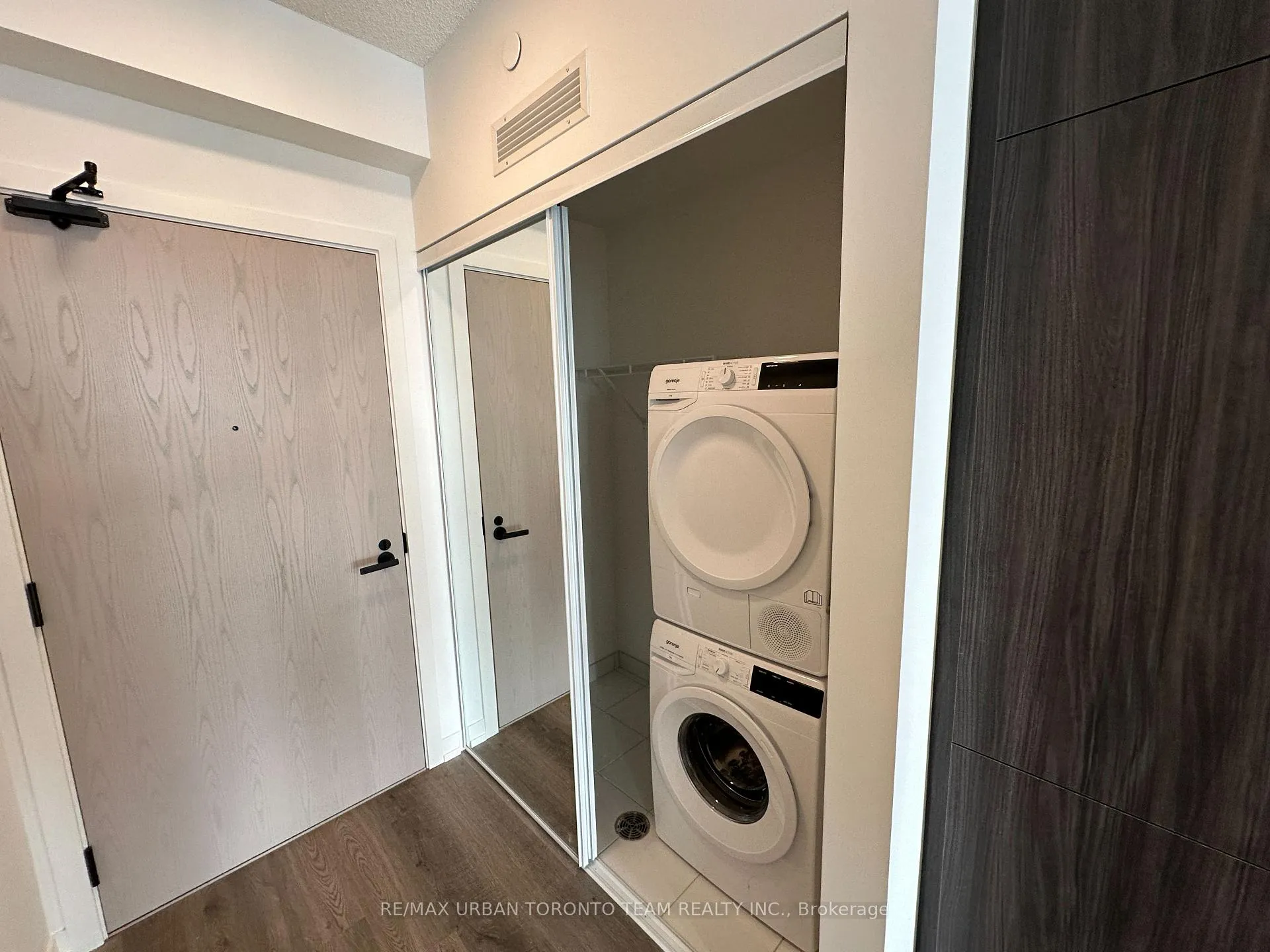 Photo 13 of Unit 3011, 8 Interchange Way, Vaughan, Vaughan Corporate Centre — HOMEH
