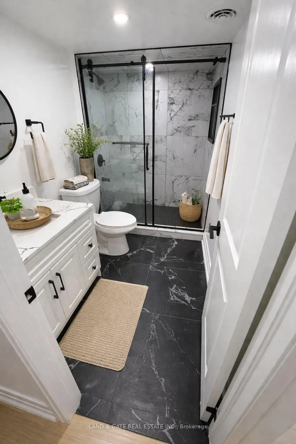 Photo 2 of Unit Lower, 47 Edwin Carr St Edwin Carr Street, Clarington, Bowmanville — HOMEH