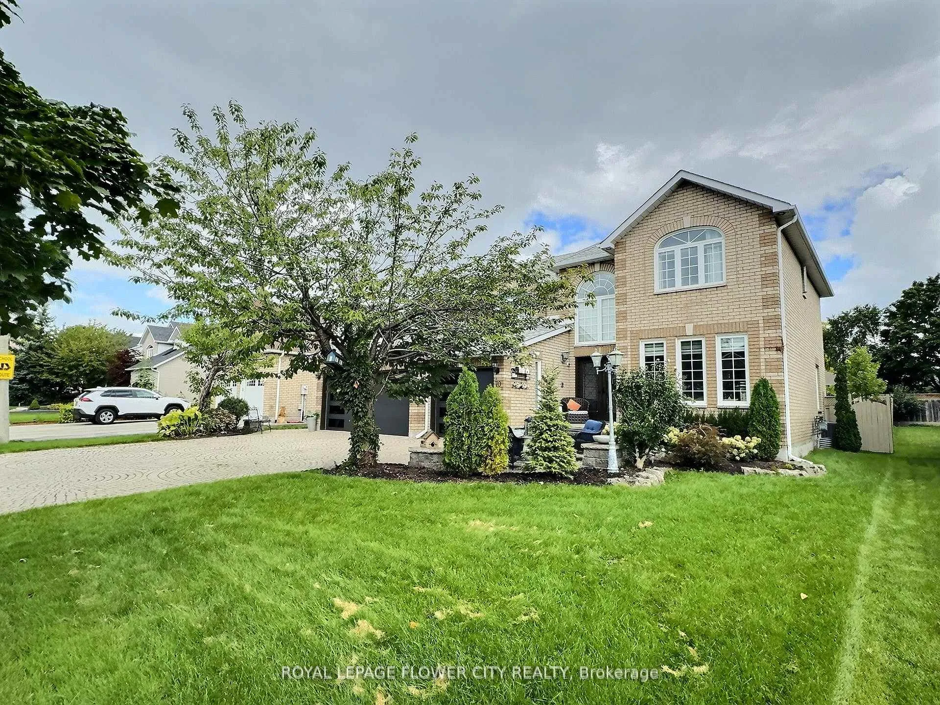 Photo 2 of 70 Colonel Bertram Road, Brampton, Snelgrove — HOMEH