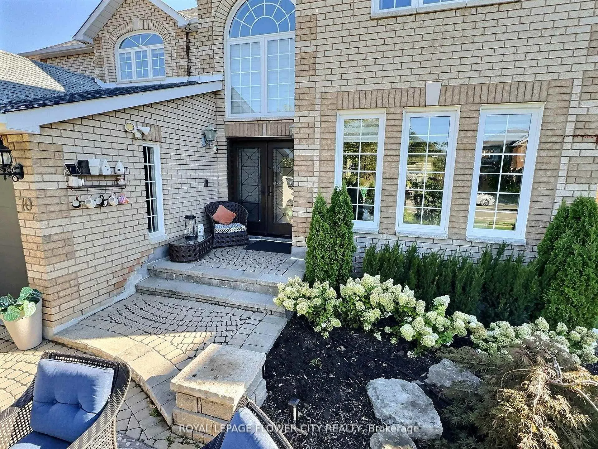 Photo 3 of 70 Colonel Bertram Road, Brampton, Snelgrove — HOMEH