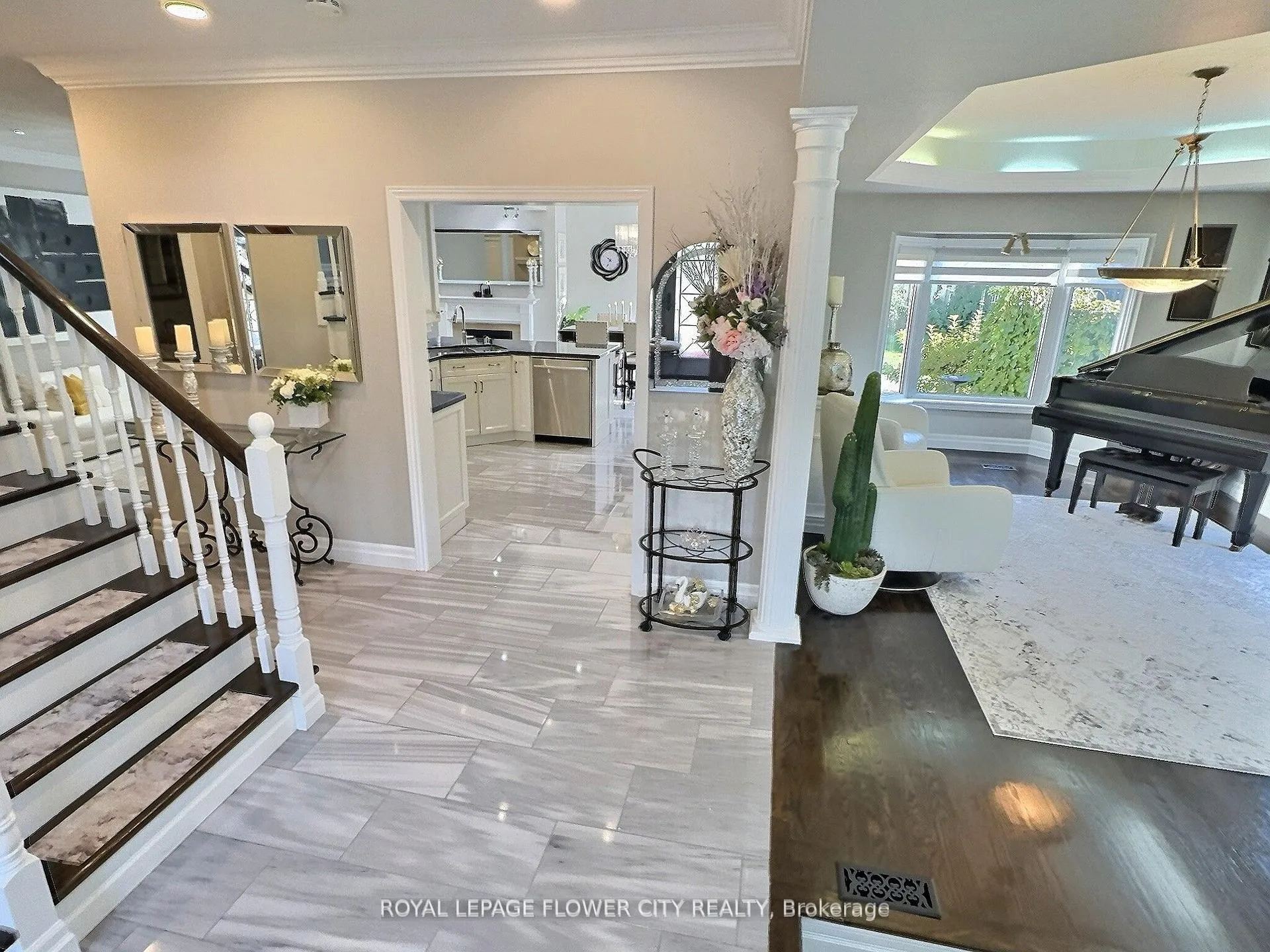 Photo 5 of 70 Colonel Bertram Road, Brampton, Snelgrove — HOMEH