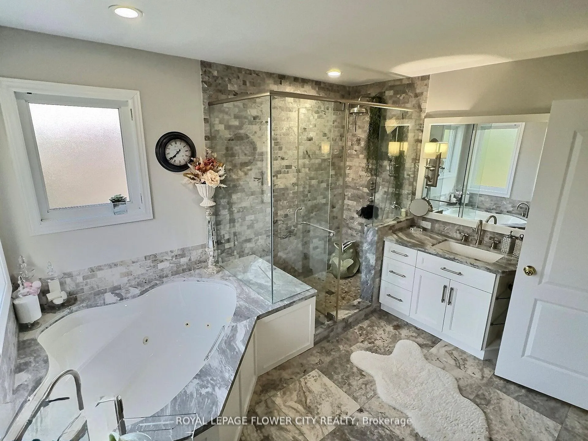 Photo 25 of 70 Colonel Bertram Road, Brampton, Snelgrove — HOMEH