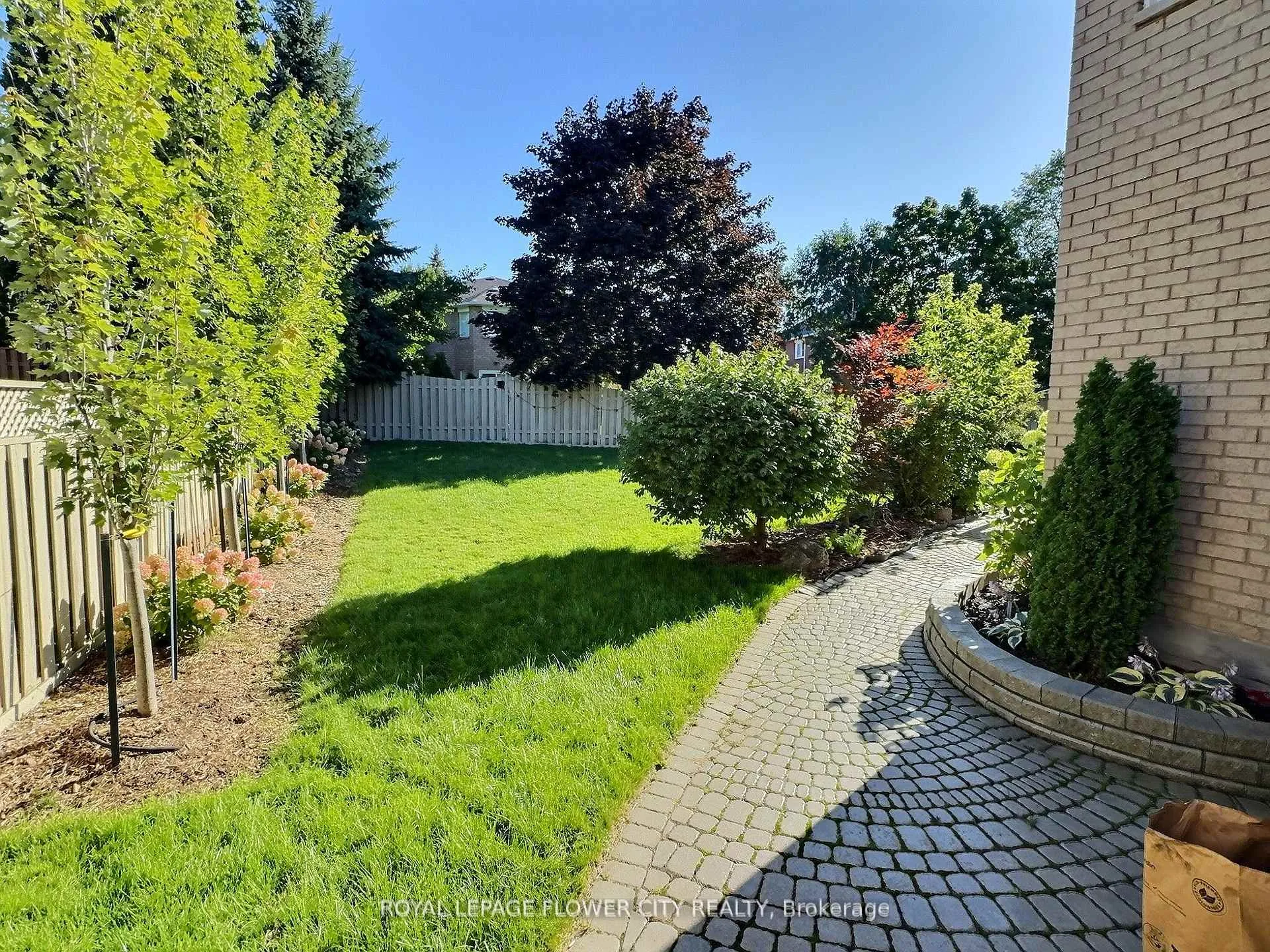 Photo 49 of 70 Colonel Bertram Road, Brampton, Snelgrove — HOMEH