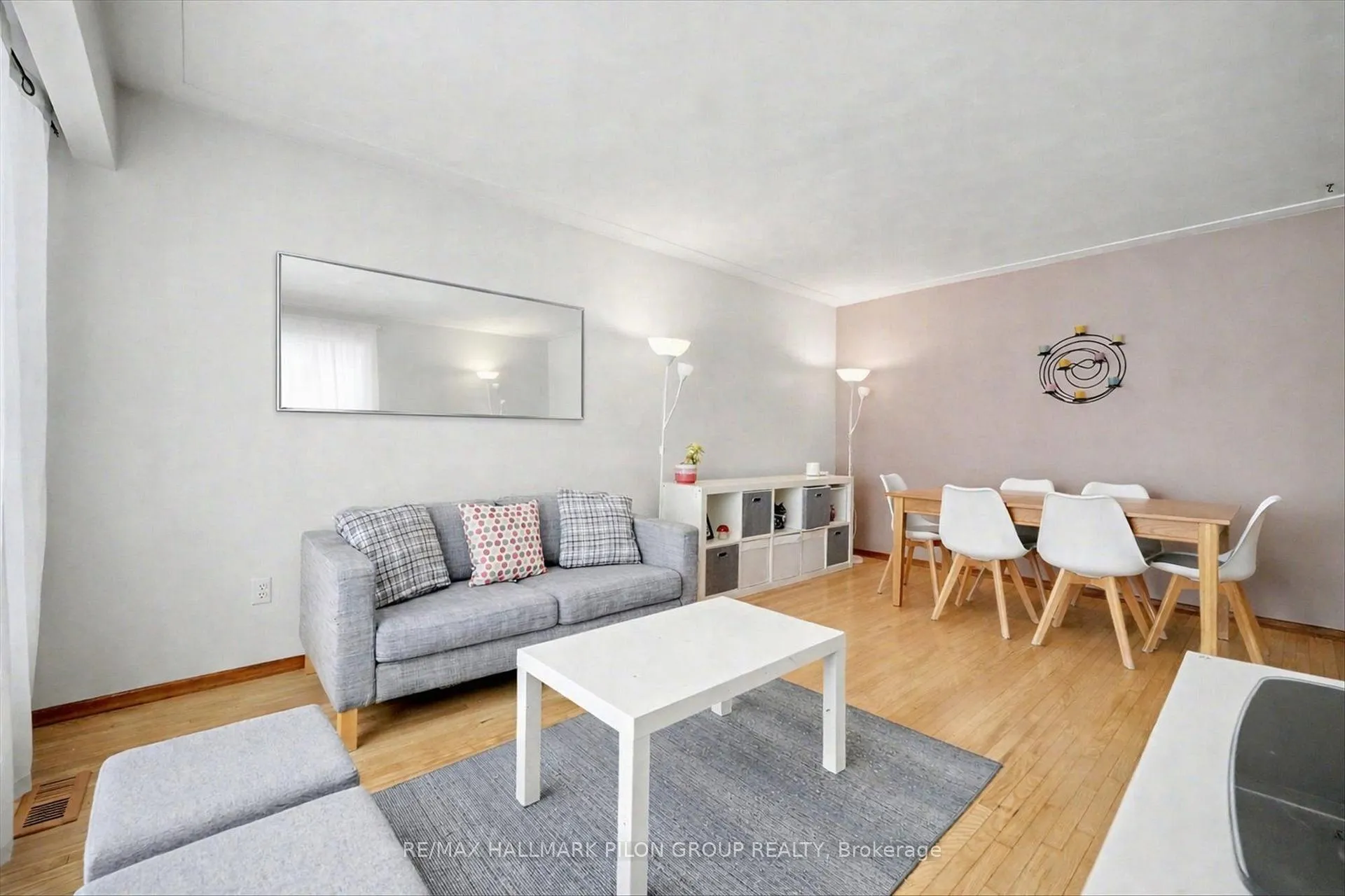 Photo 3 of 2089 Bangor Street, Ottawa, Elmvale Acres/Urbandale — HOMEH