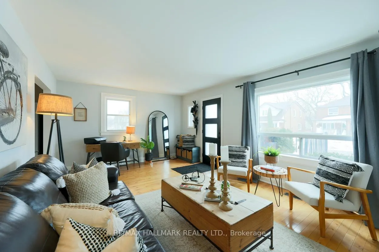 Photo 4 of 28 Lynn Road, Scarborough, Birchcliffe-Cliffside — HOMEH
